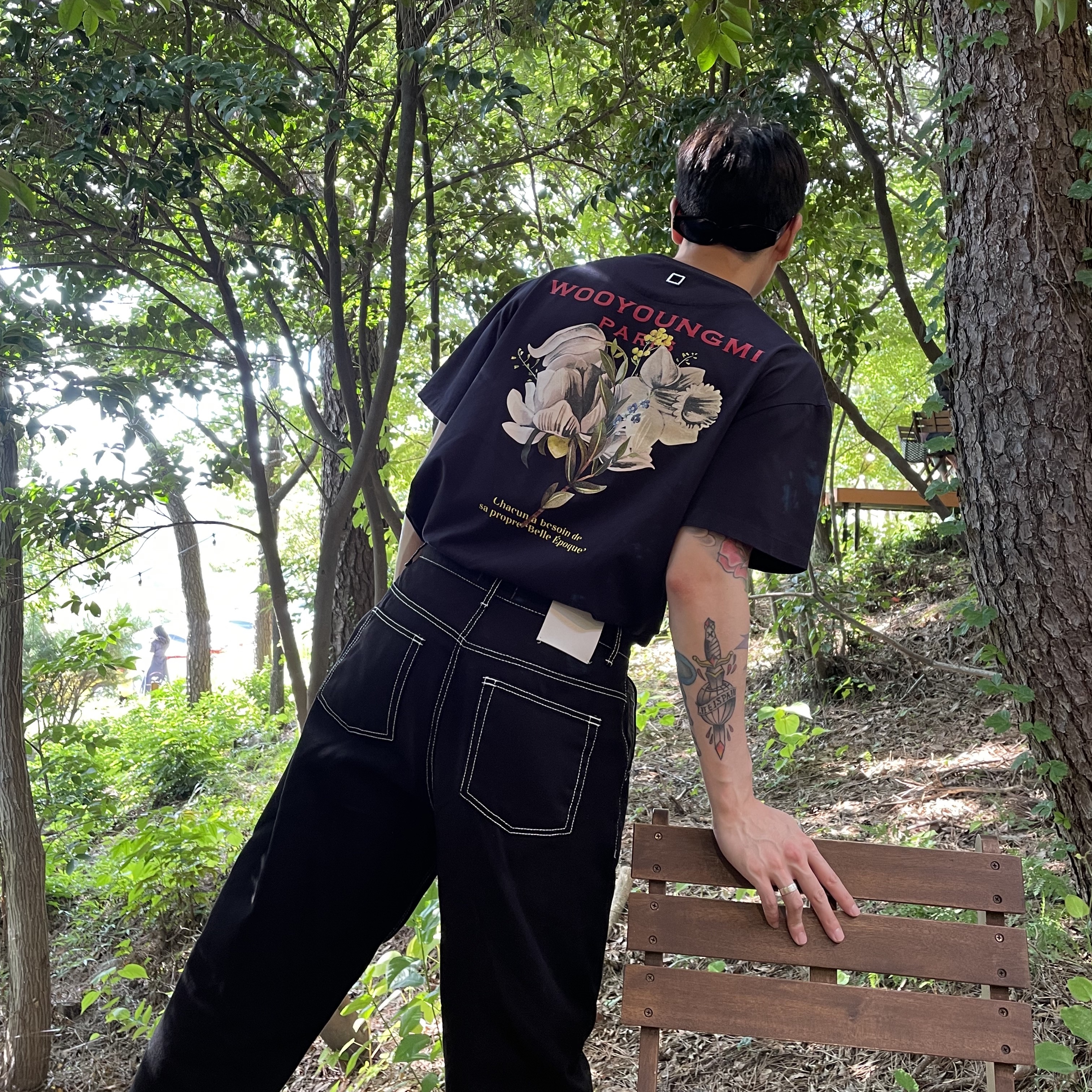 Wooyoungmi Flower Print Back Logo T-Shirt Navy - 22SS, Jordan 1 Retro High OG Dark Marina Blue 착용 스타일 - 1