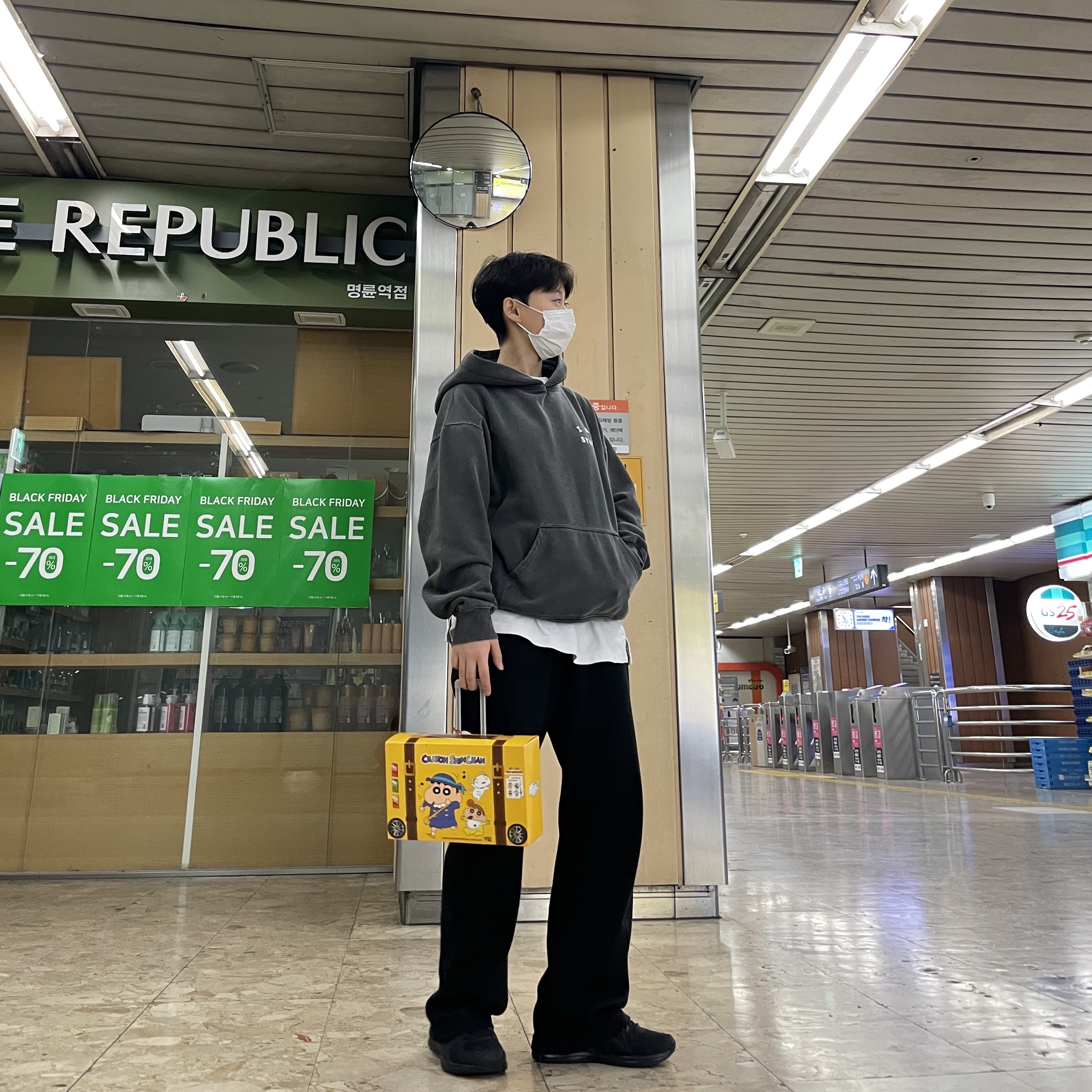 IAB Studio Pigment Hoodie & Sack Black, Asics Jog 100 2 Black 착용 스타일