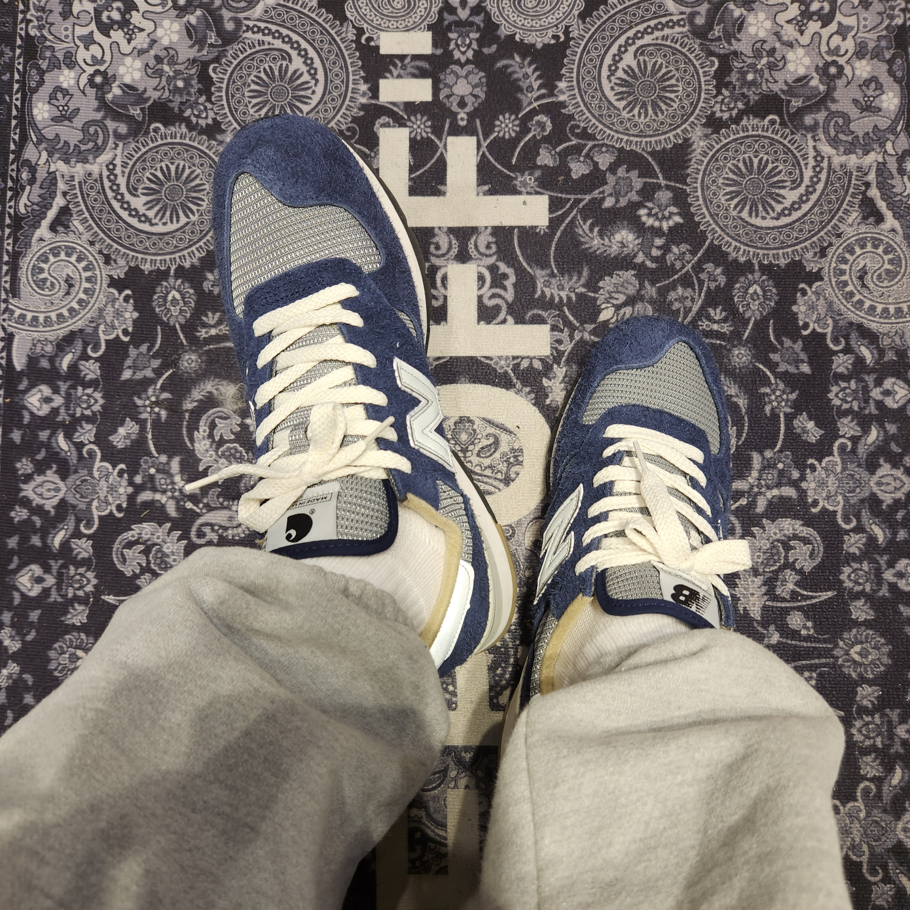 New Balance x Carhartt WIP 990v1 Made in USA Sculpture Center 착용 스타일 - 2