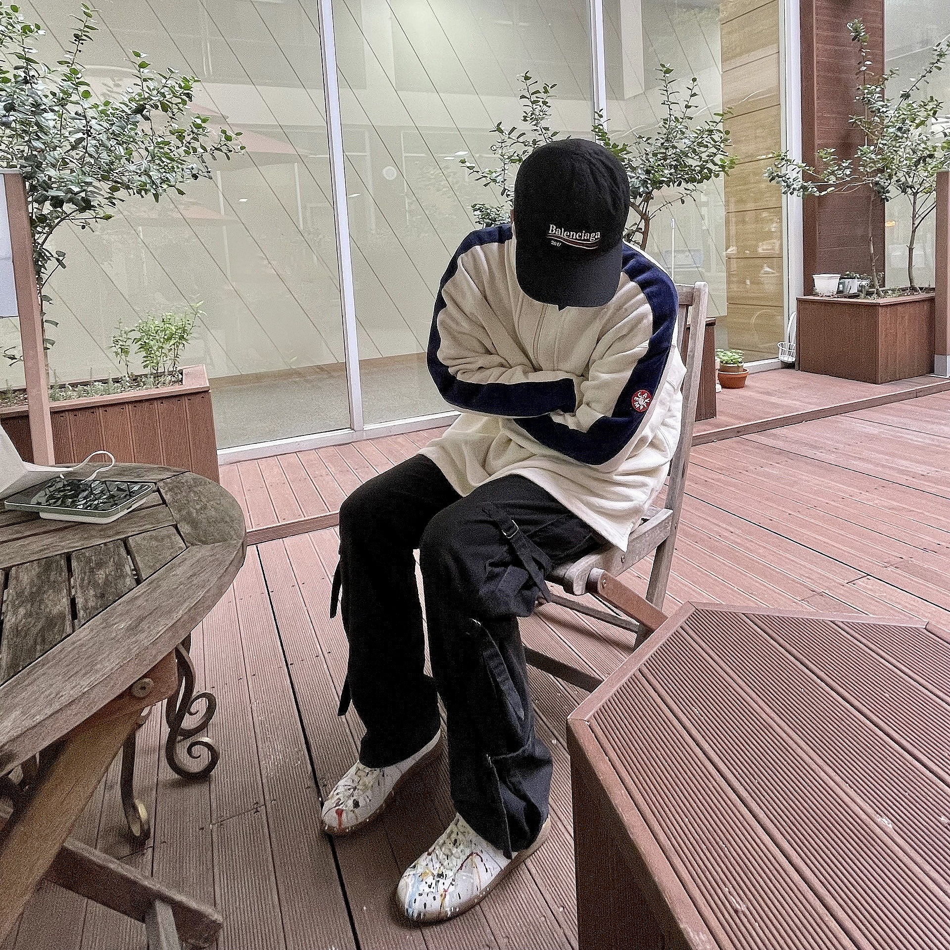 Maison Margiela Replica Paint Drop Sneakers 착용 스타일