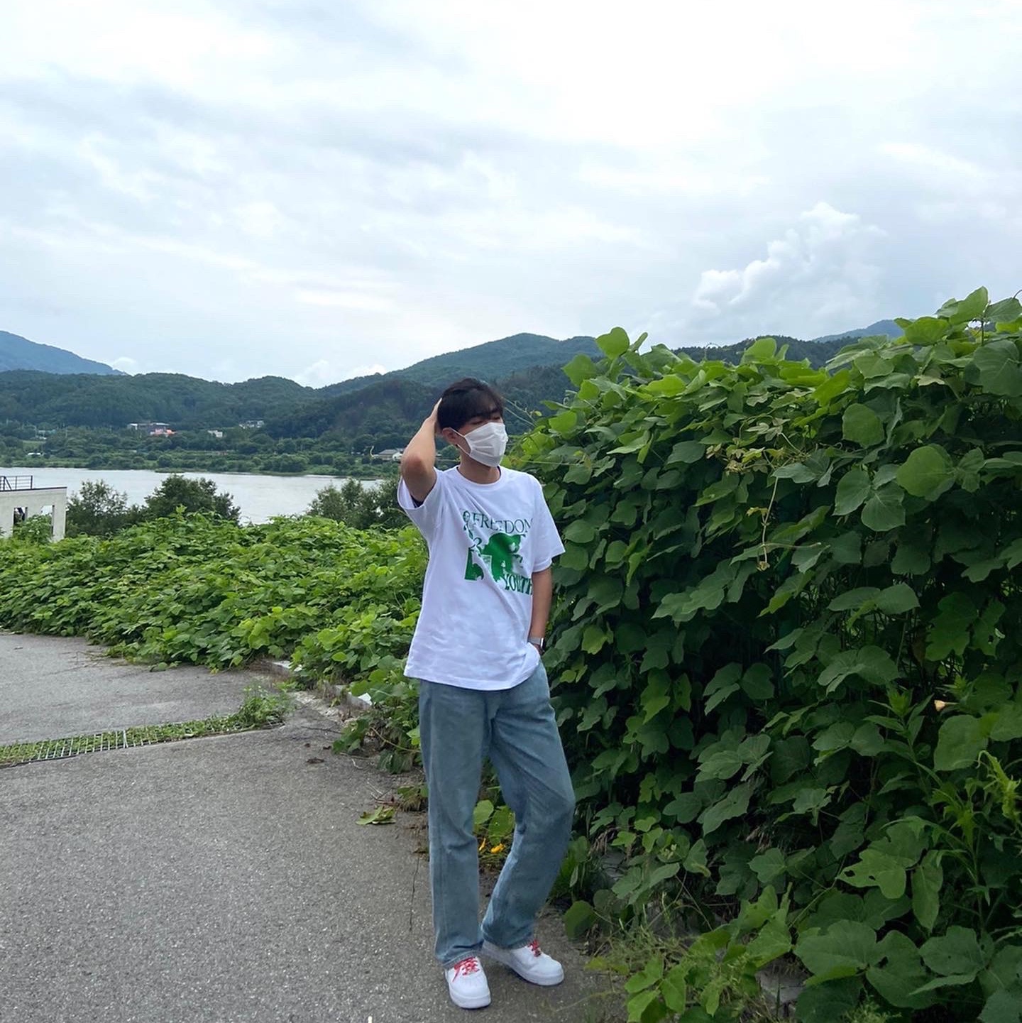 Nike x Supreme Air Force 1 Low White 착용 스타일