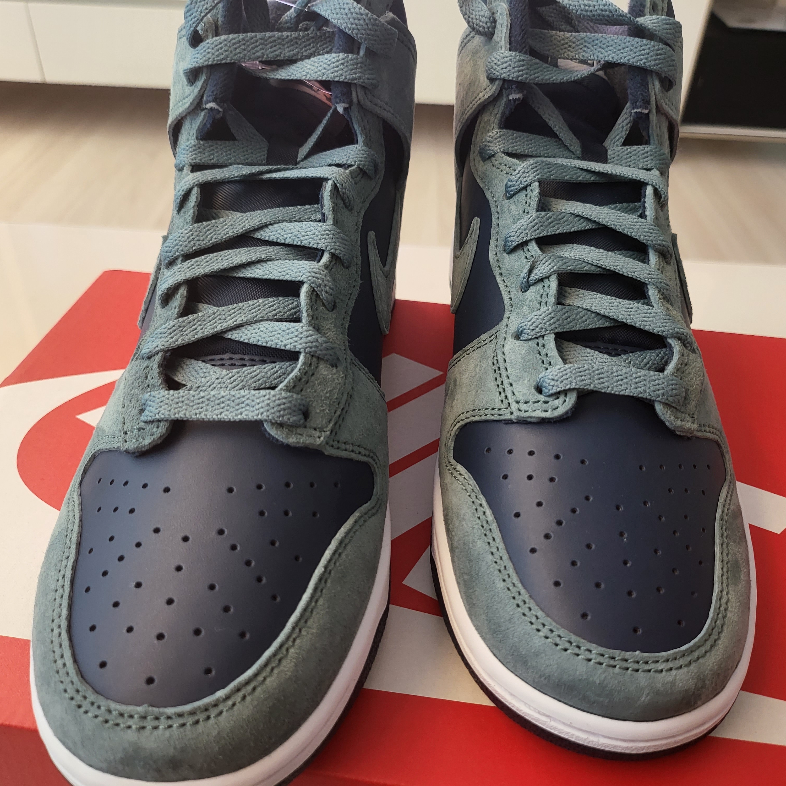 Nike Dunk High Retro PRM Armory Navy and Mineral Slate 착용 스타일 - 4