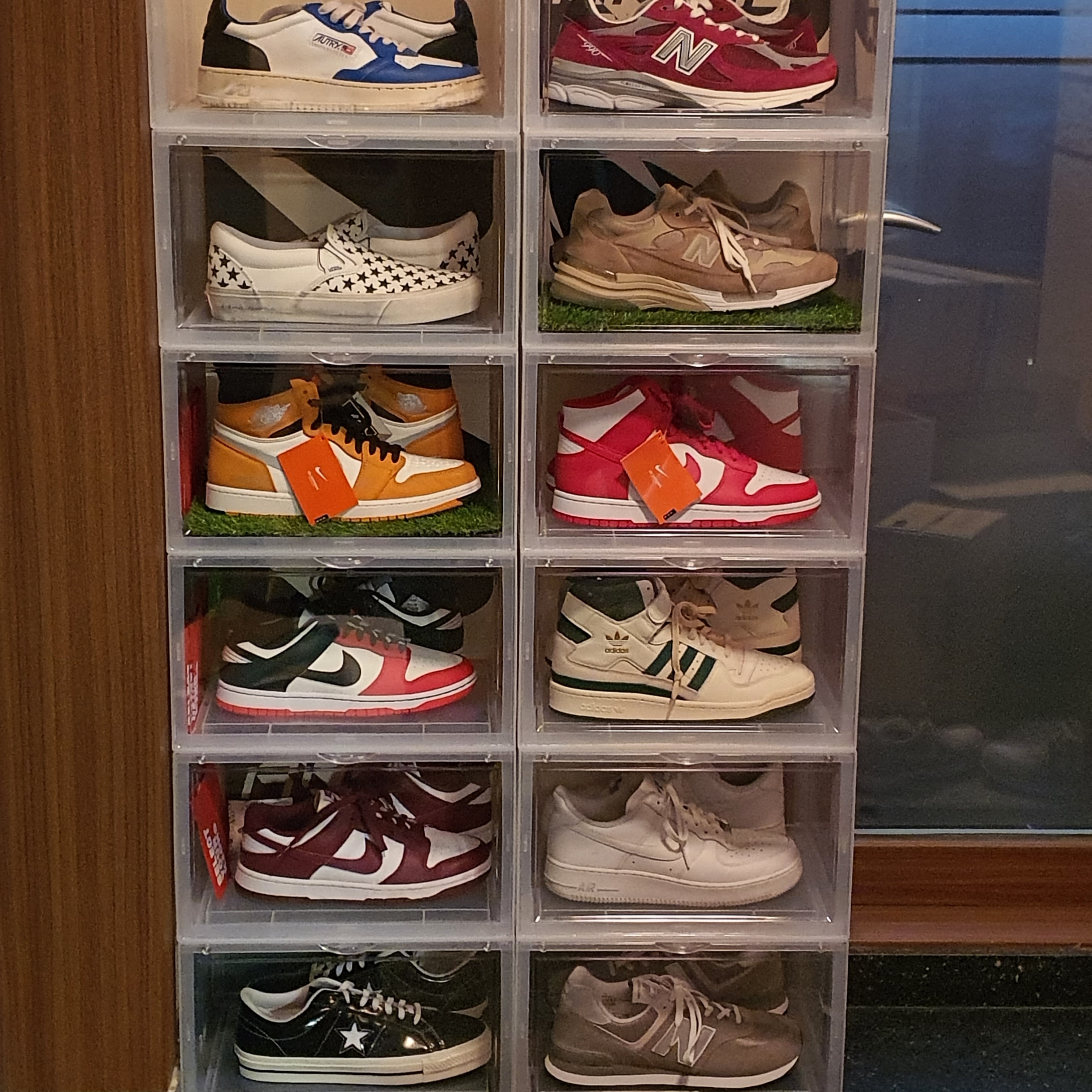 Vans Vault x Bianca Chandon Classic Slip-On LX Stressed Black White, Jordan 1 Element Gore-Tex Light Curry 착용 스타일