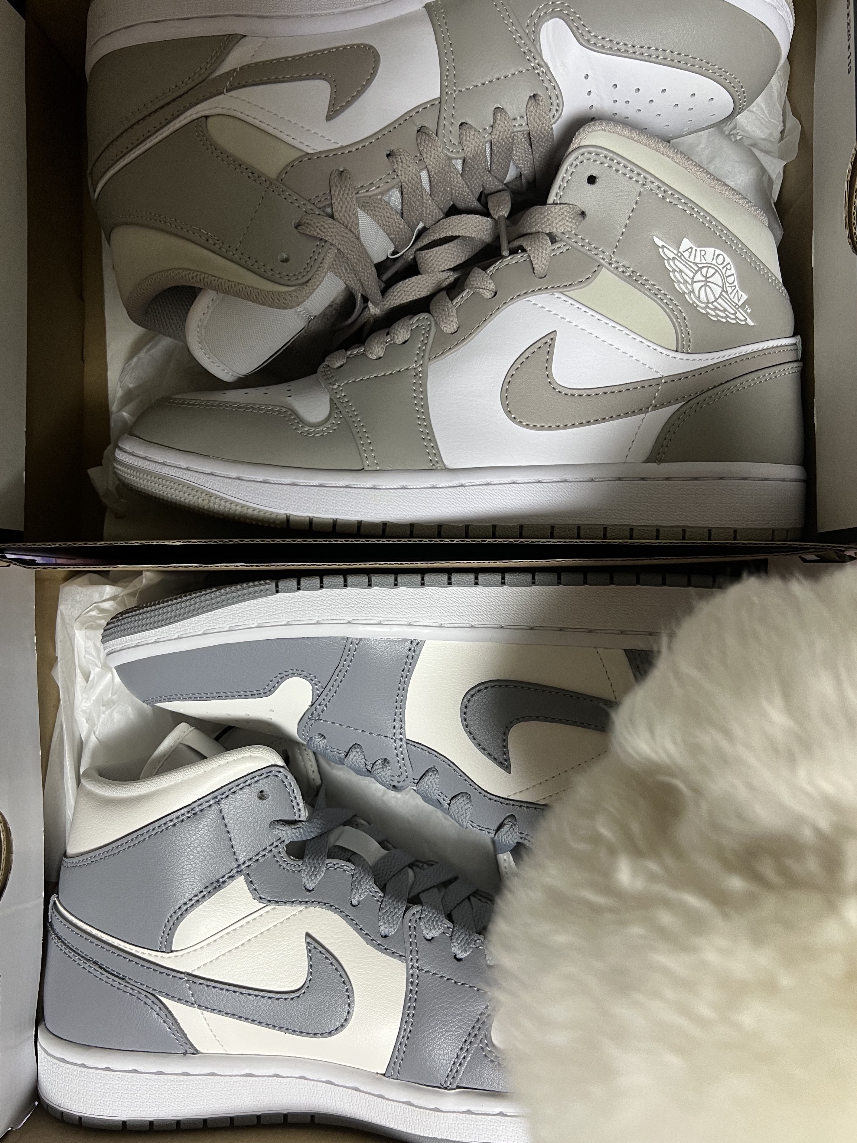 Jordan 1 Mid College Grey, (W) Jordan 1 Mid Sail Stealth 착용 스타일 - 2