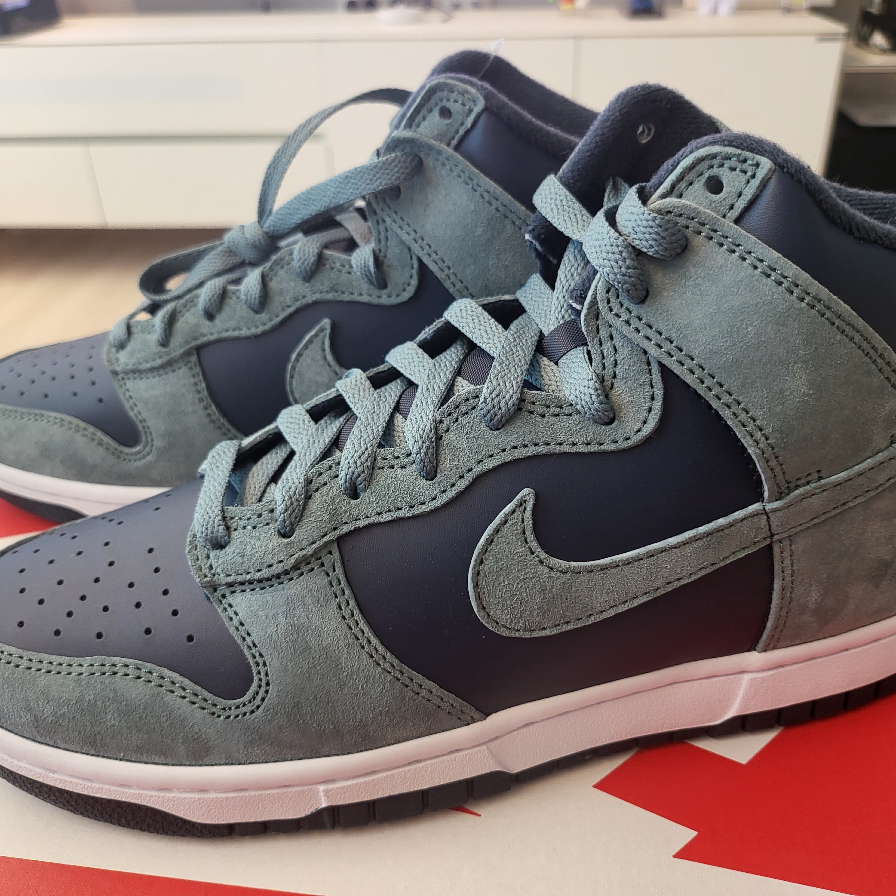 Nike Dunk High Retro PRM Armory Navy and Mineral Slate 착용 스타일 - 1