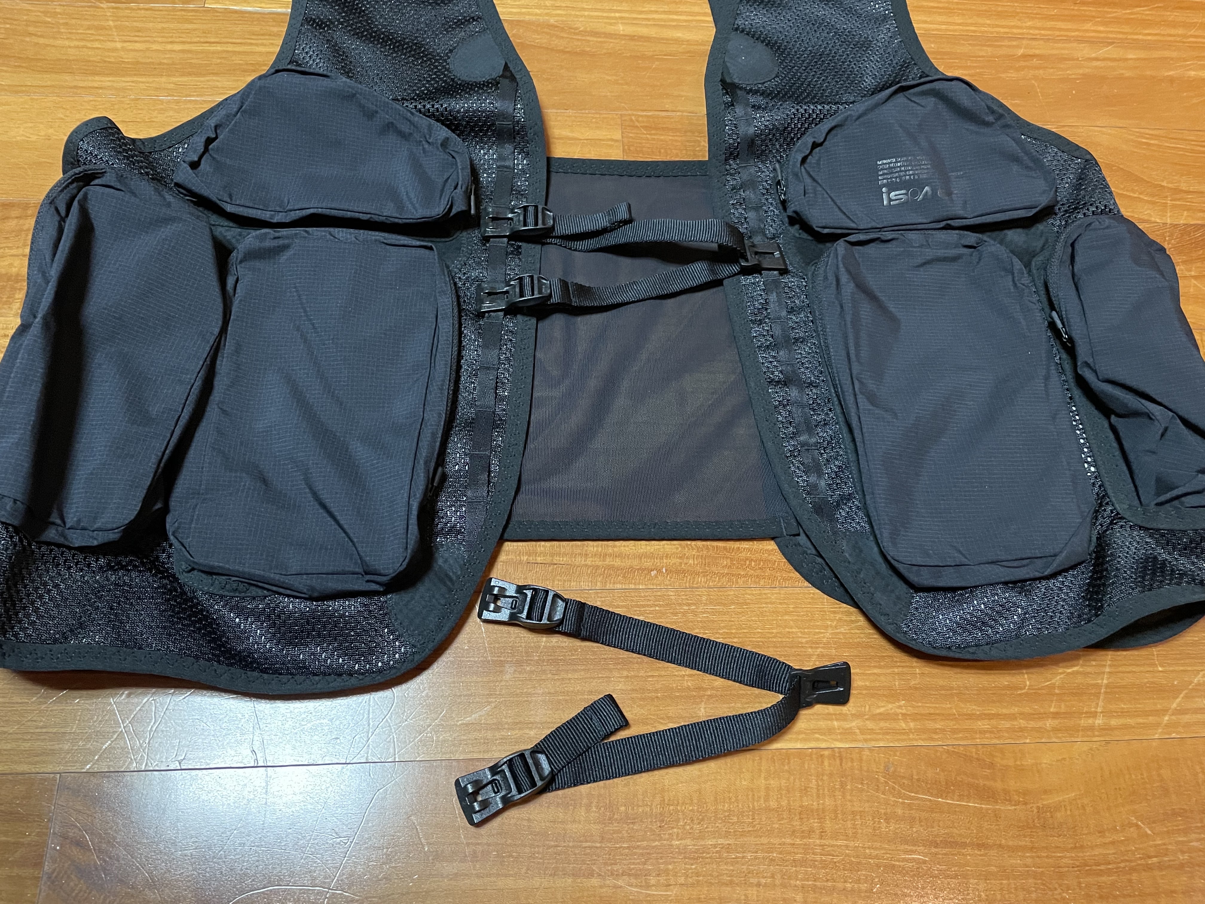 Nike ISPA Vest Black, Nike NRG ISPA Convertible Pants Black 착용 스타일 - 3