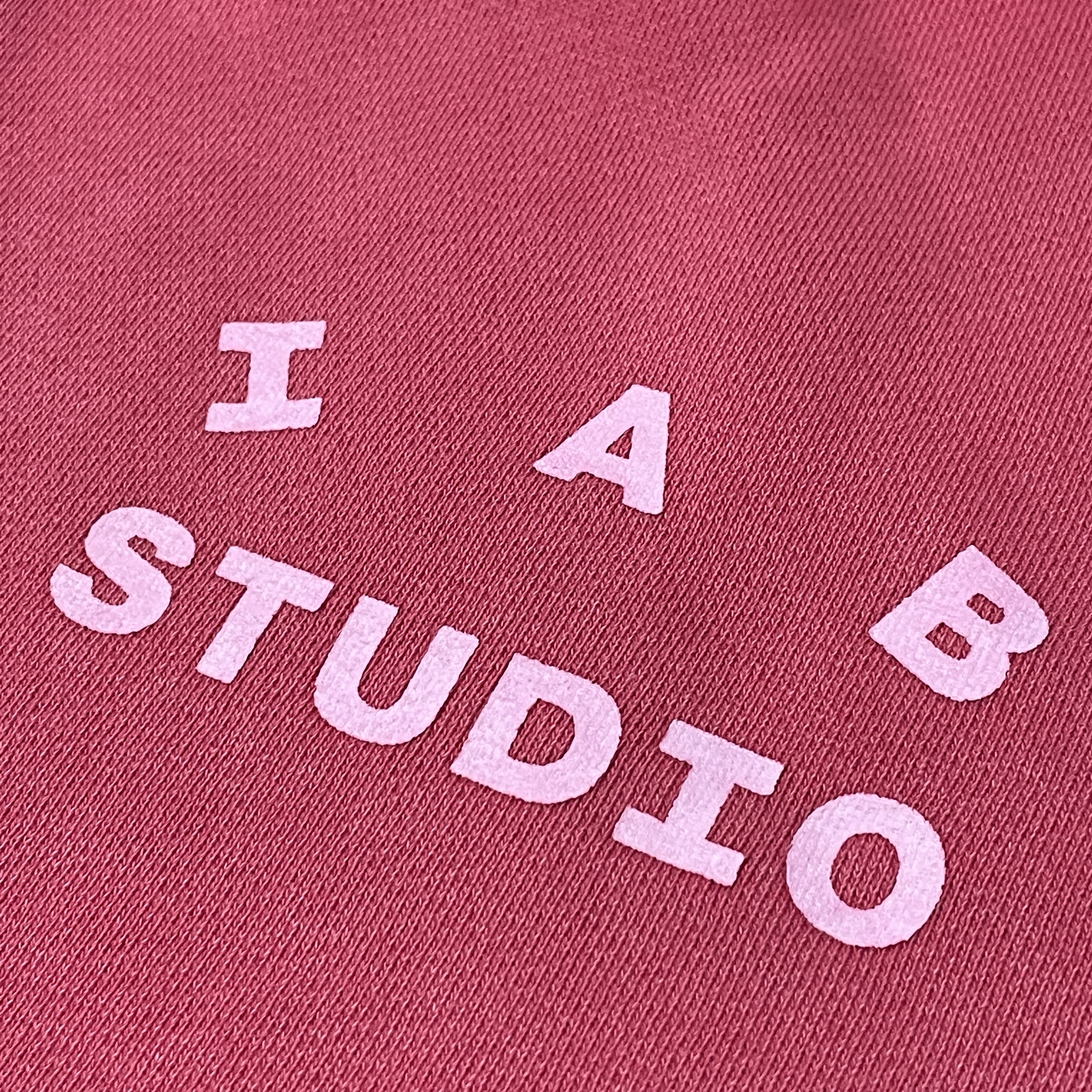 IAB Studio Pigment Hoodie & Sack Coral 착용 스타일 - 2