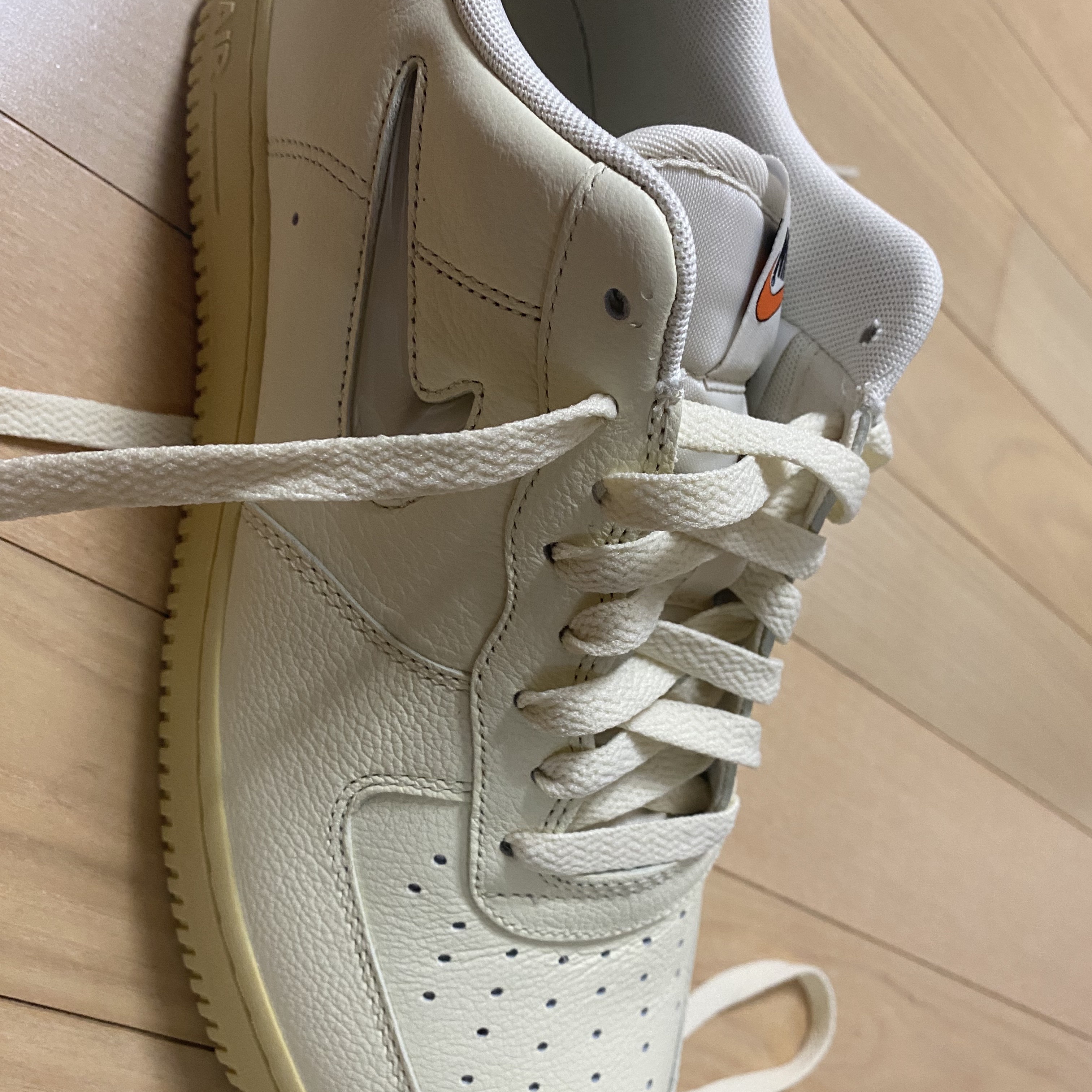 (W) Nike Air Force 1 '07 LX Coconut Milk and Lemon Wash 착용 스타일 - 3