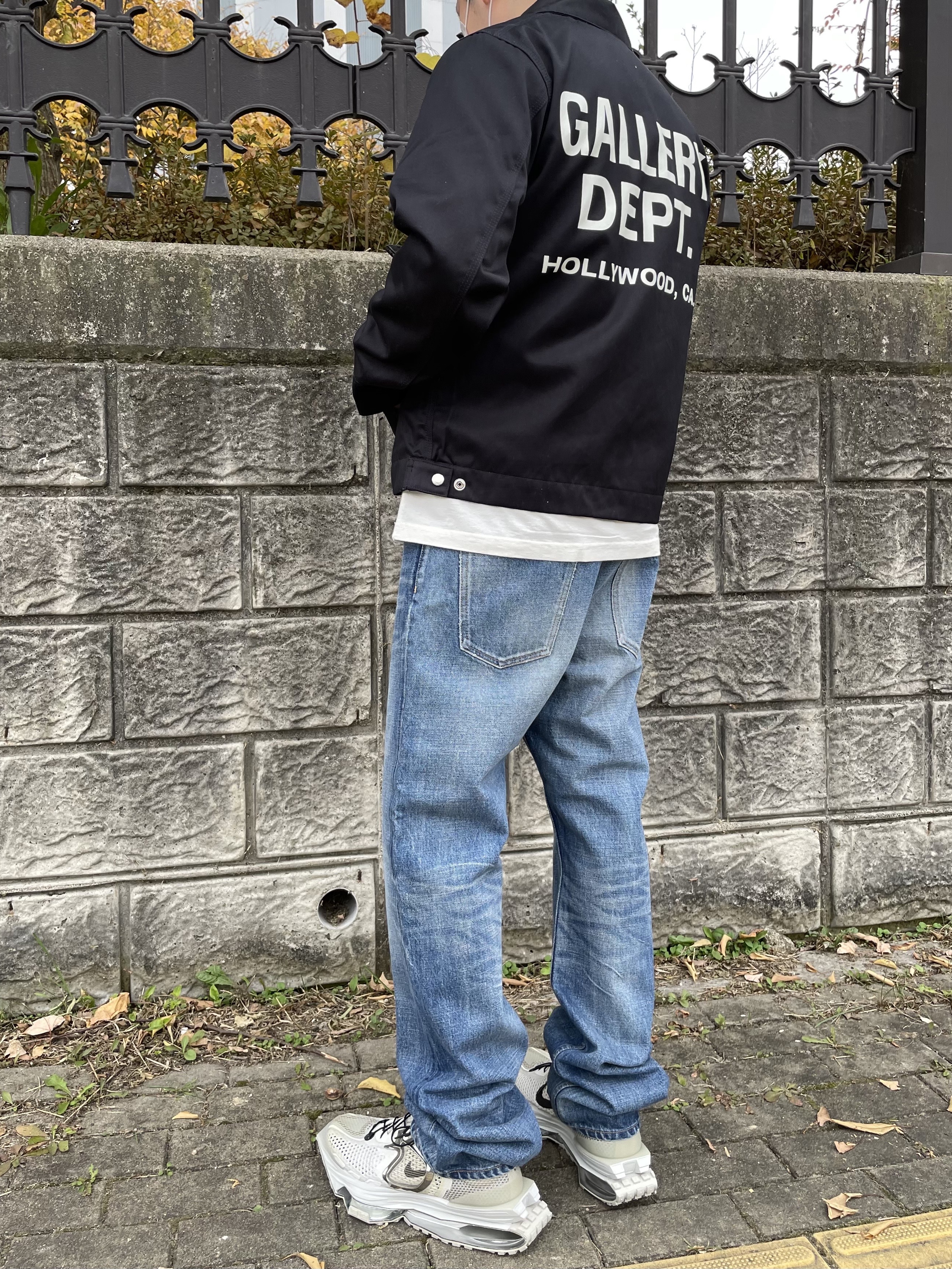 Celine Regular Jeans Denim Union Wash, Nike x Matthew M Williams Zoom 004 Stone 착용 스타일 - 1