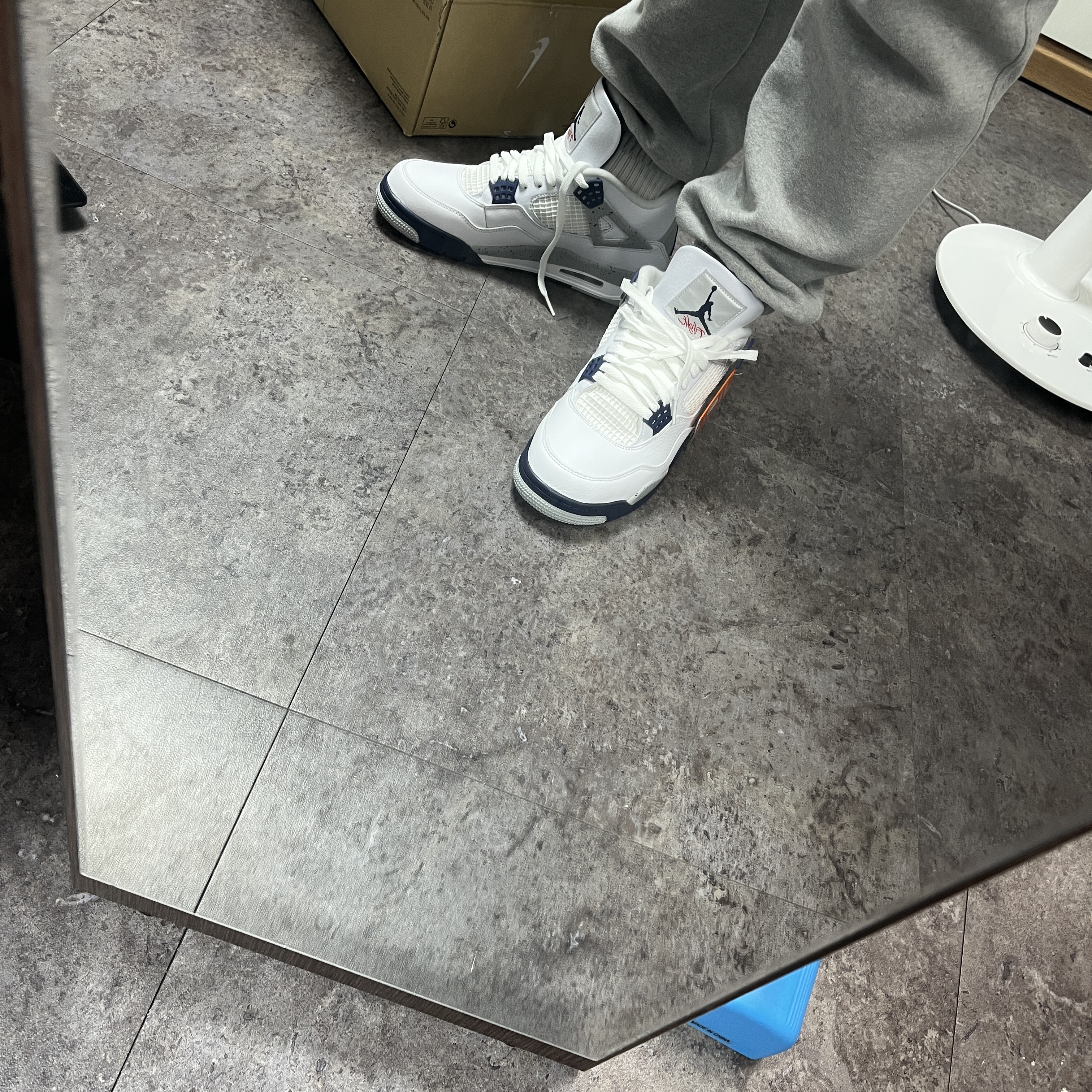 Jordan 4 Retro Midnight Navy 착용 스타일