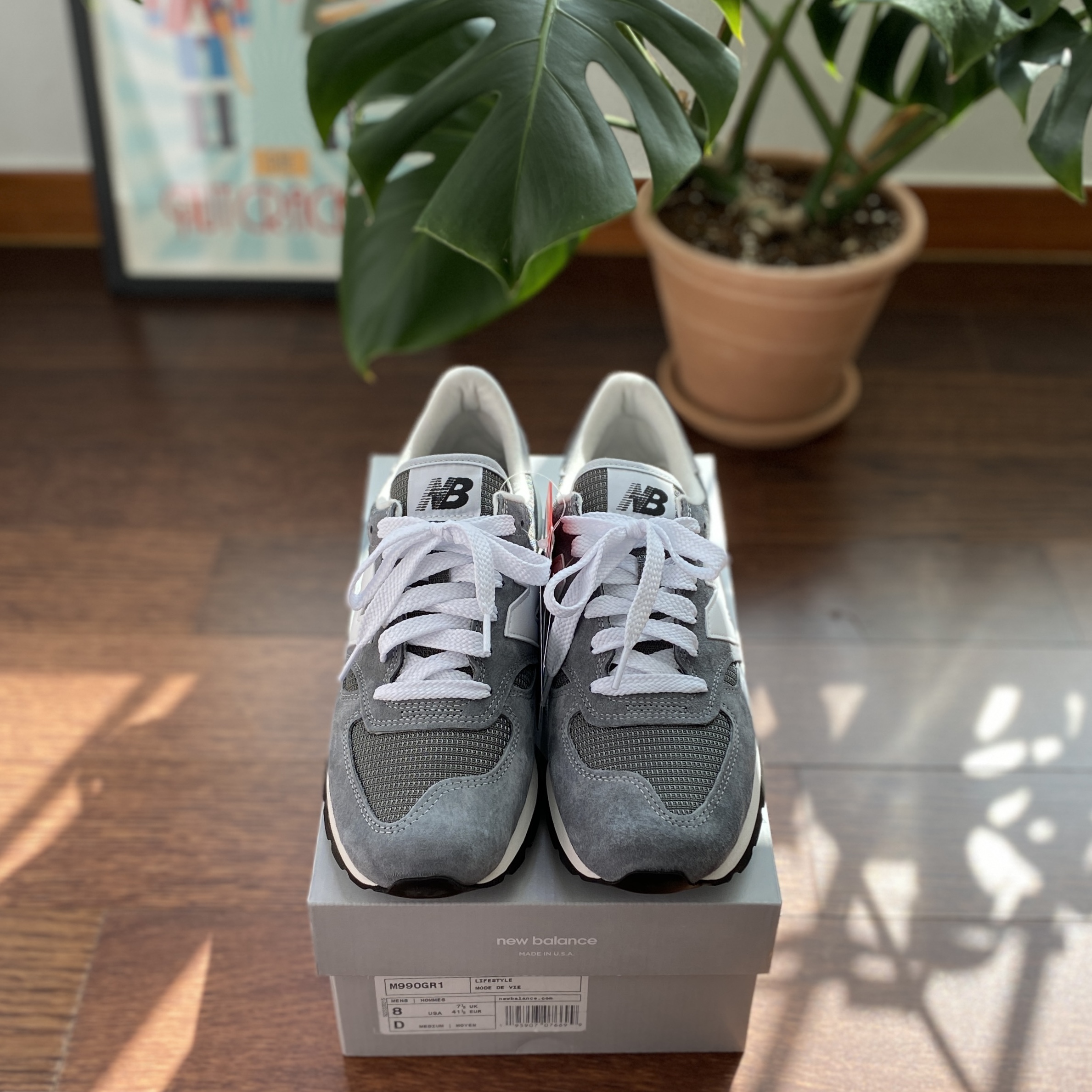 New Balance 990v1 Made in USA Grey White 착용 스타일 - 2
