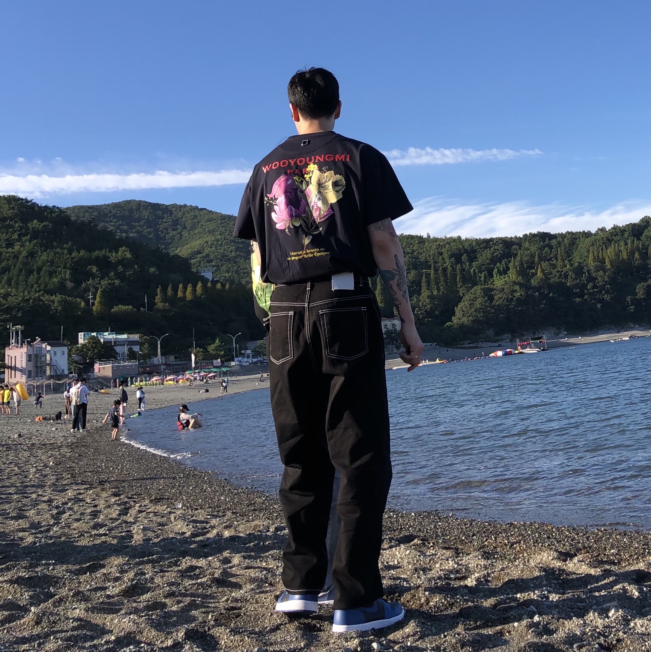 Wooyoungmi Flower Print Back Logo T-Shirt Navy - 22SS, Jordan 1 Retro High OG Dark Marina Blue 착용 스타일 - 3