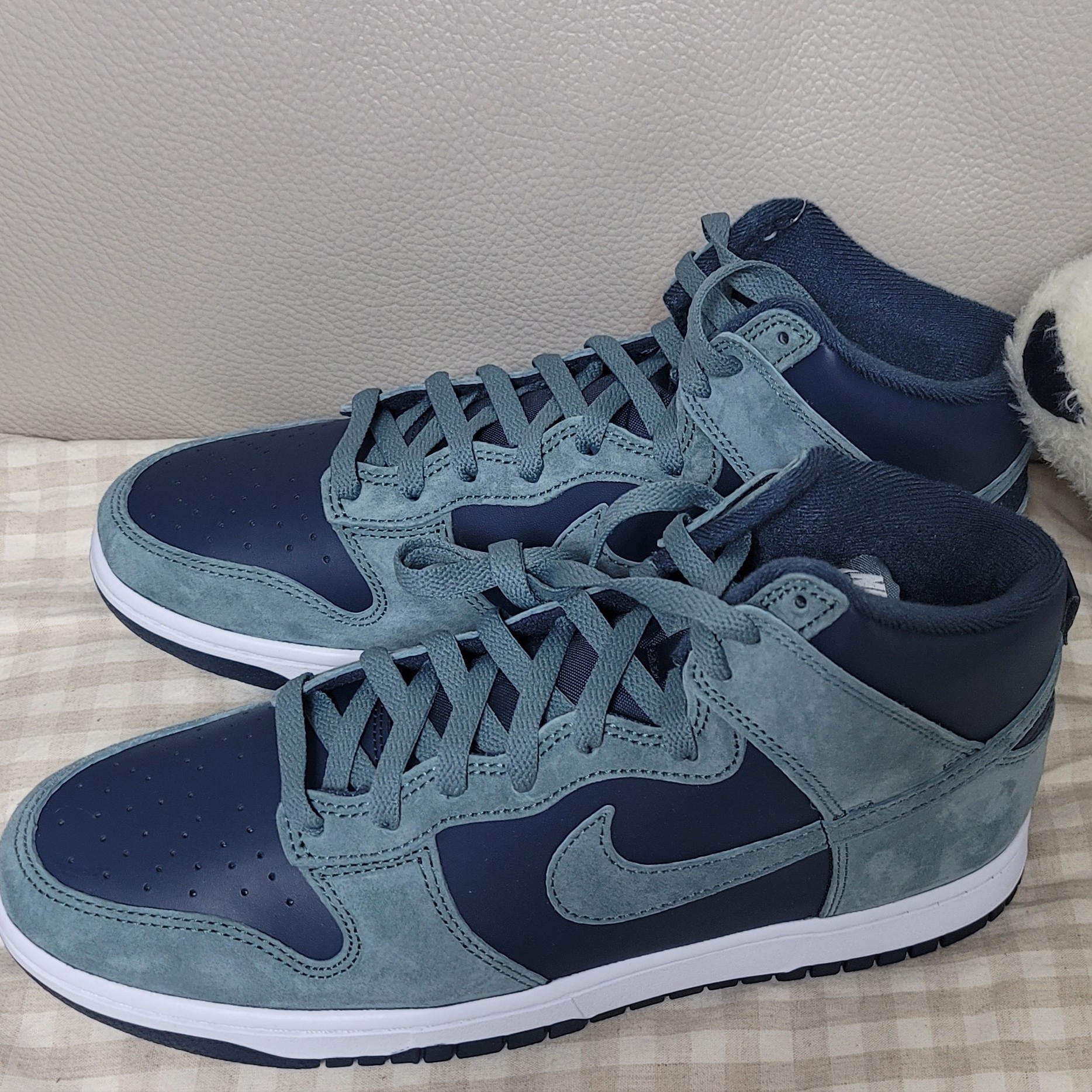 Nike Dunk High Retro PRM Armory Navy and Mineral Slate 착용 스타일 - 2
