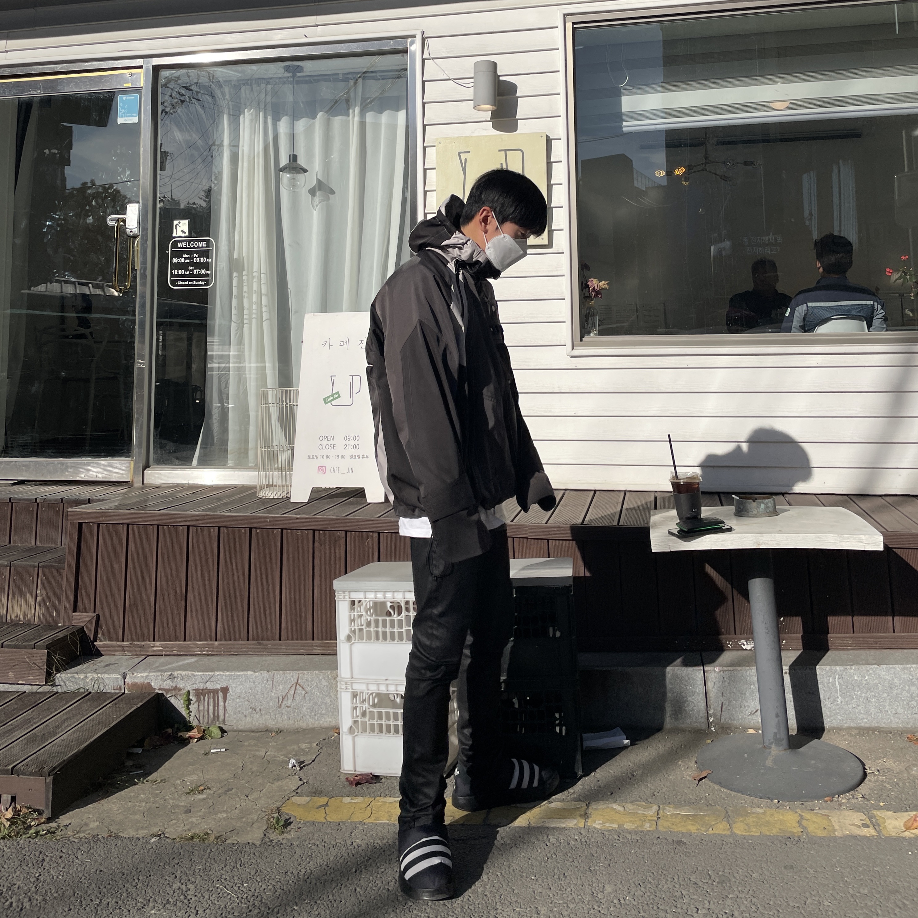 Undermycar Kame Multi Zip Turtle Shell Parka Driftwood - 22FW, Adidas Puffylette Core Black 착용 스타일 - 3
