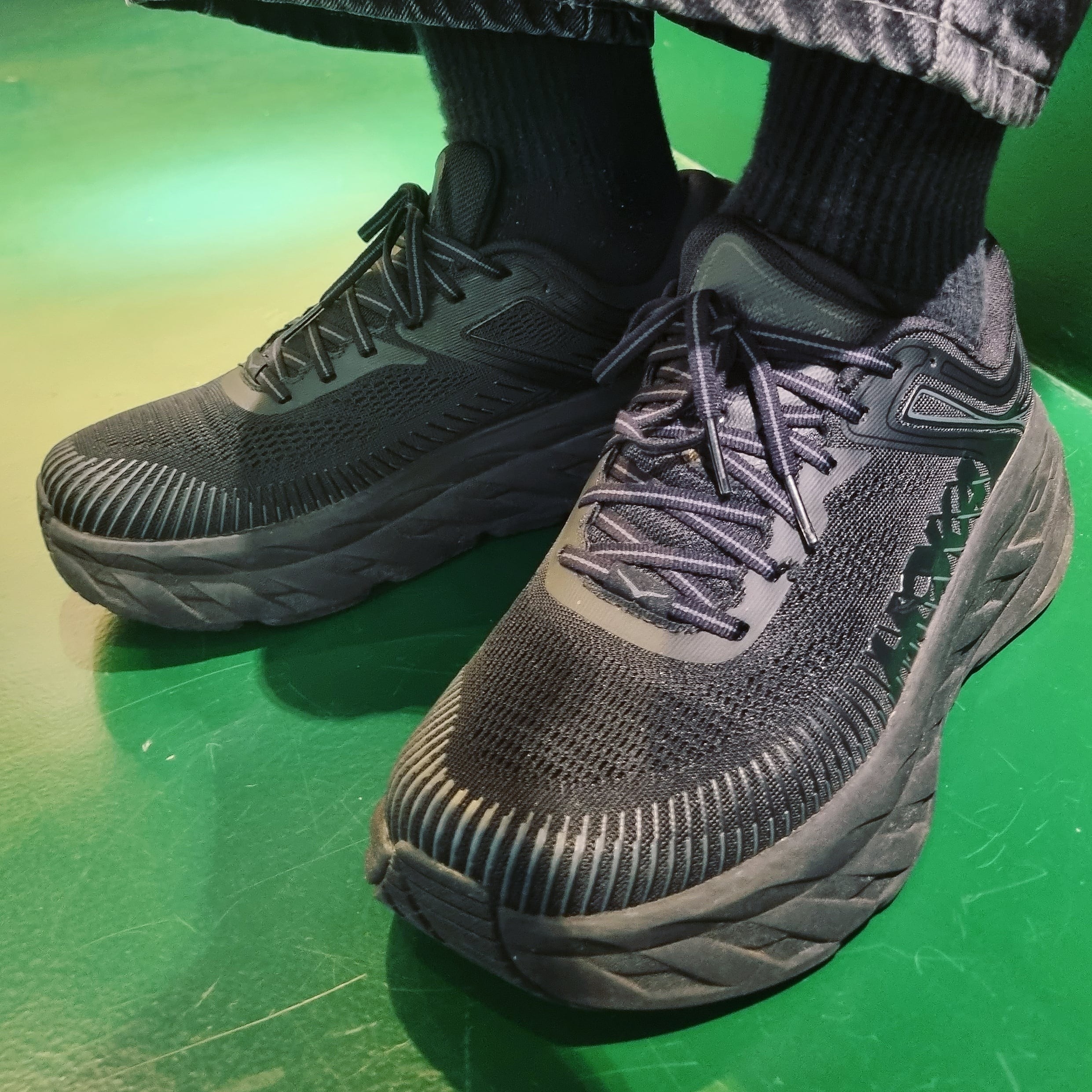 Hoka Bondi 7 Black - Wide 착용 스타일 - 2
