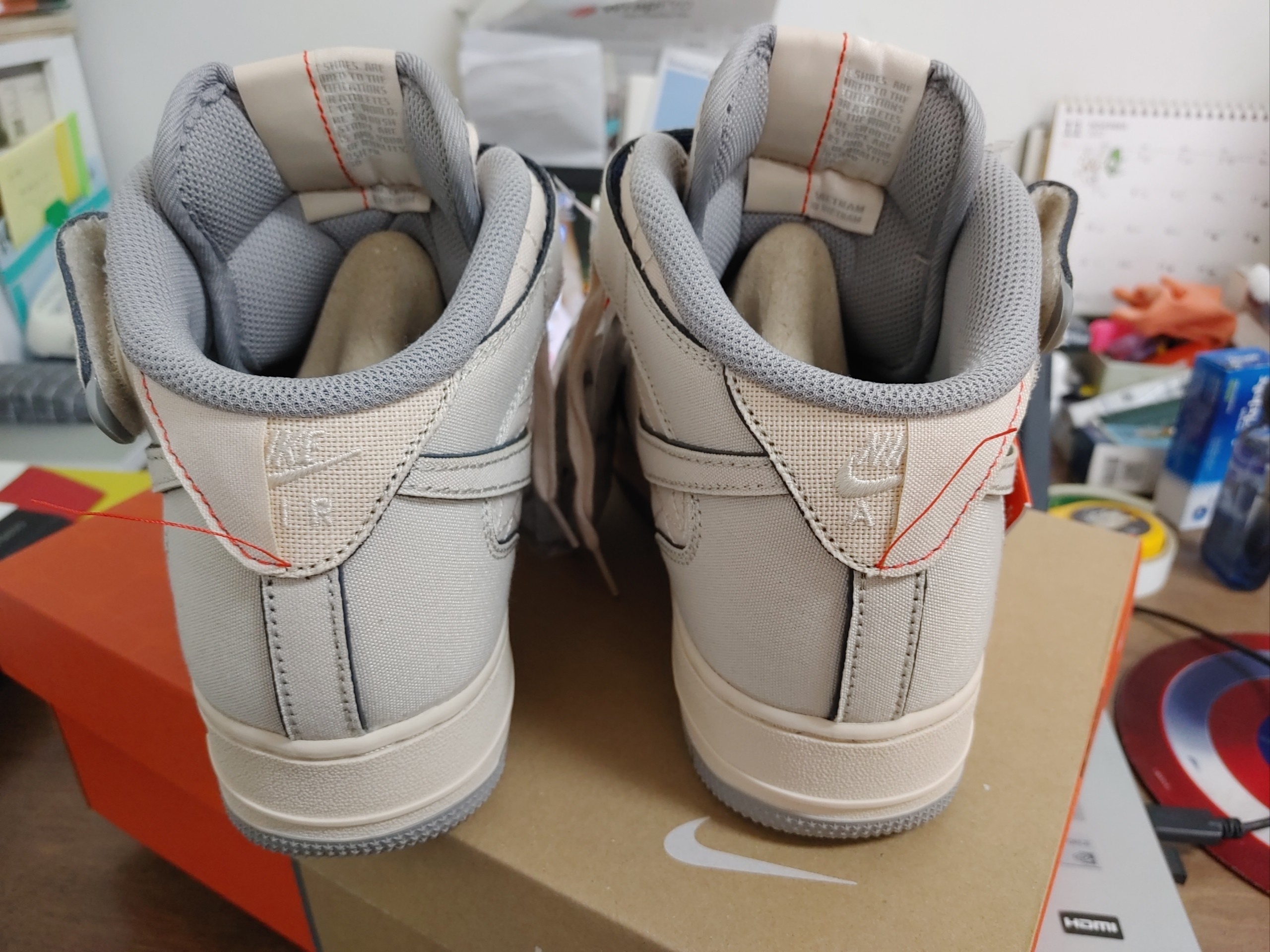 Nike Air Force 1 Mid '07 Pearl White 착용 스타일 - 3