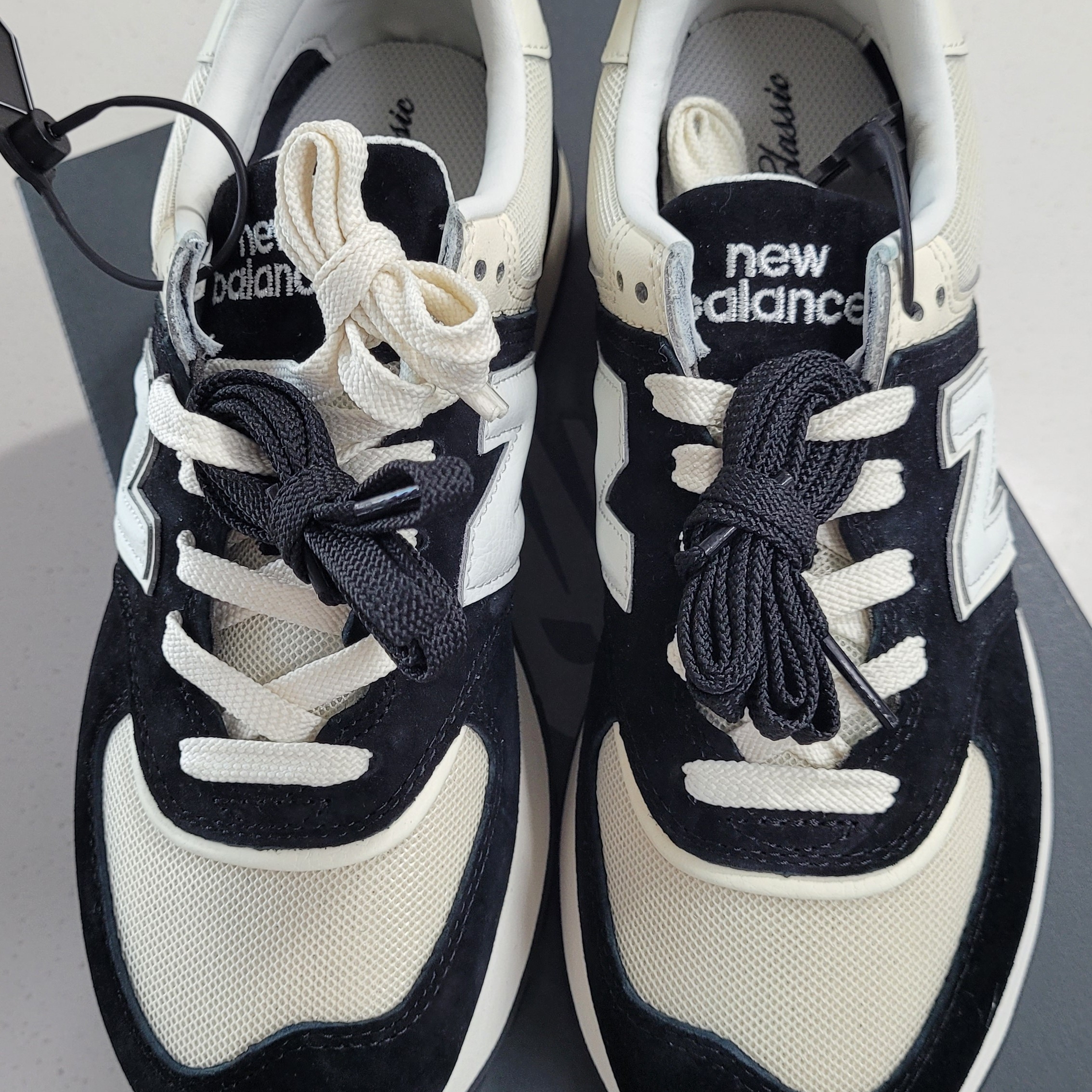 New Balance 574 Legacy Black Angora 착용 스타일 - 2