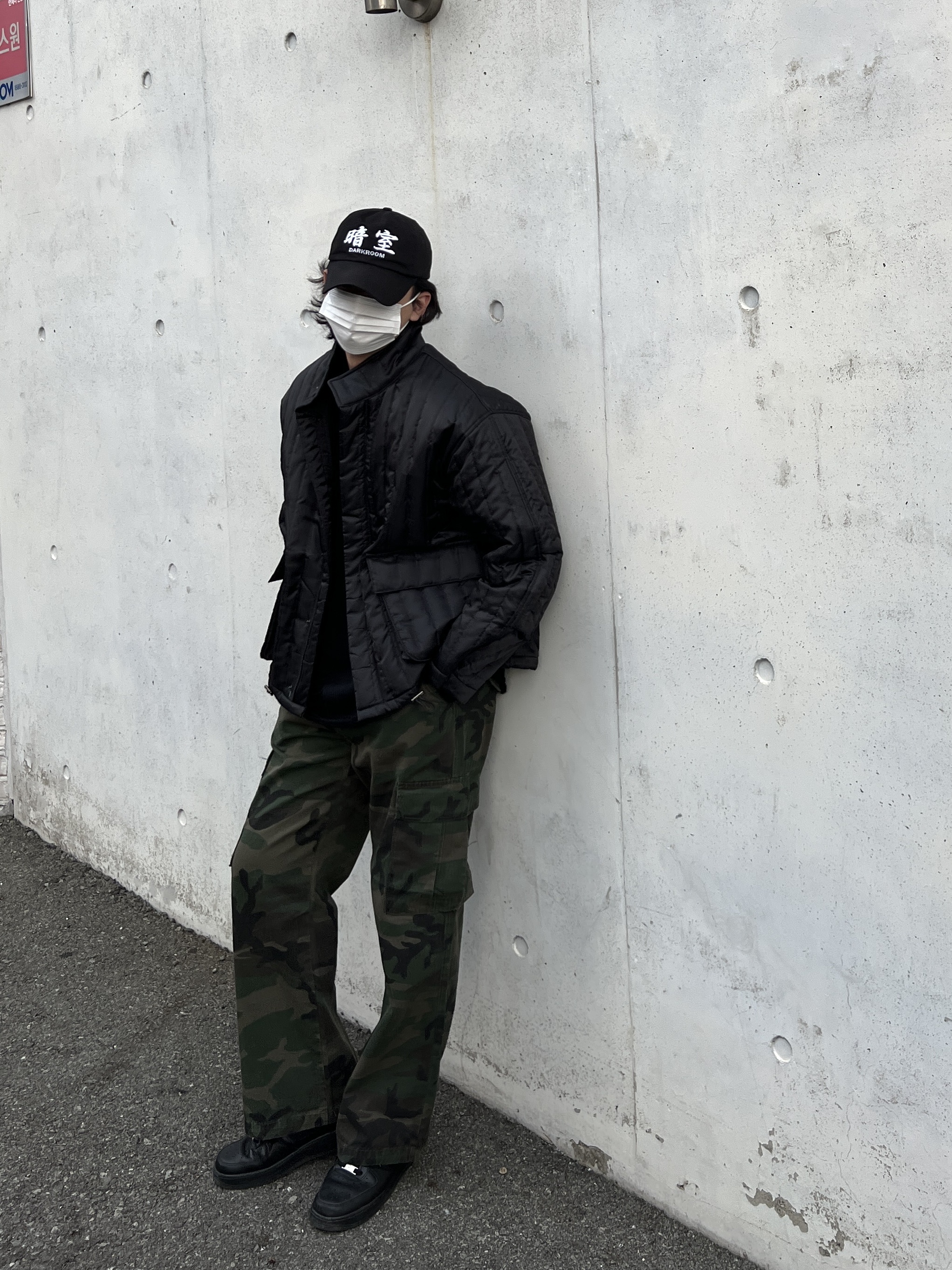 Nike Air Force 1 '07 Low Triple Black 착용 스타일 - 1