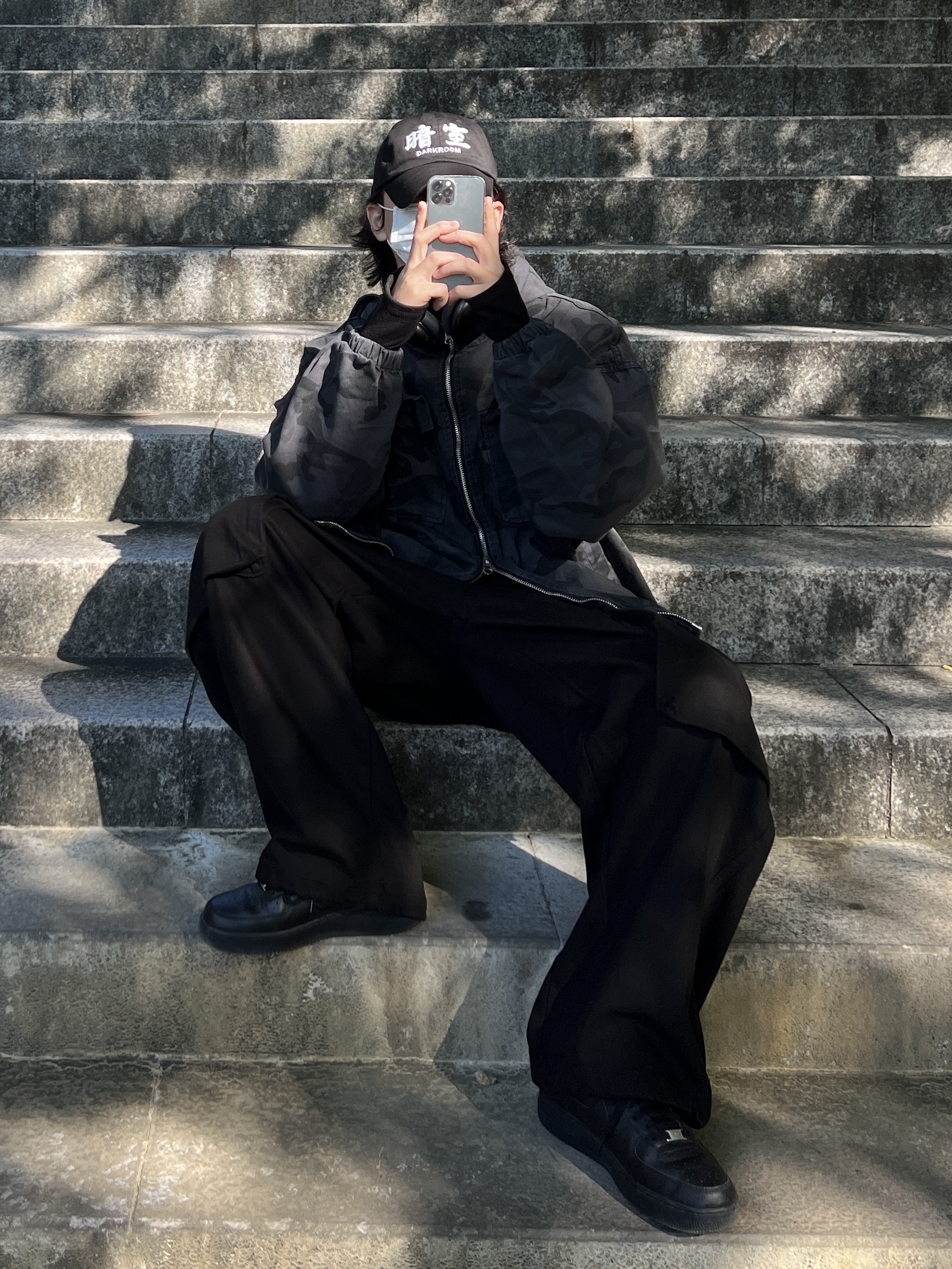 Apple AirPods Max Lightning Space Gray (Korean Ver.), Nike Air Force 1 '07 Low Triple Black 착용 스타일 - 2