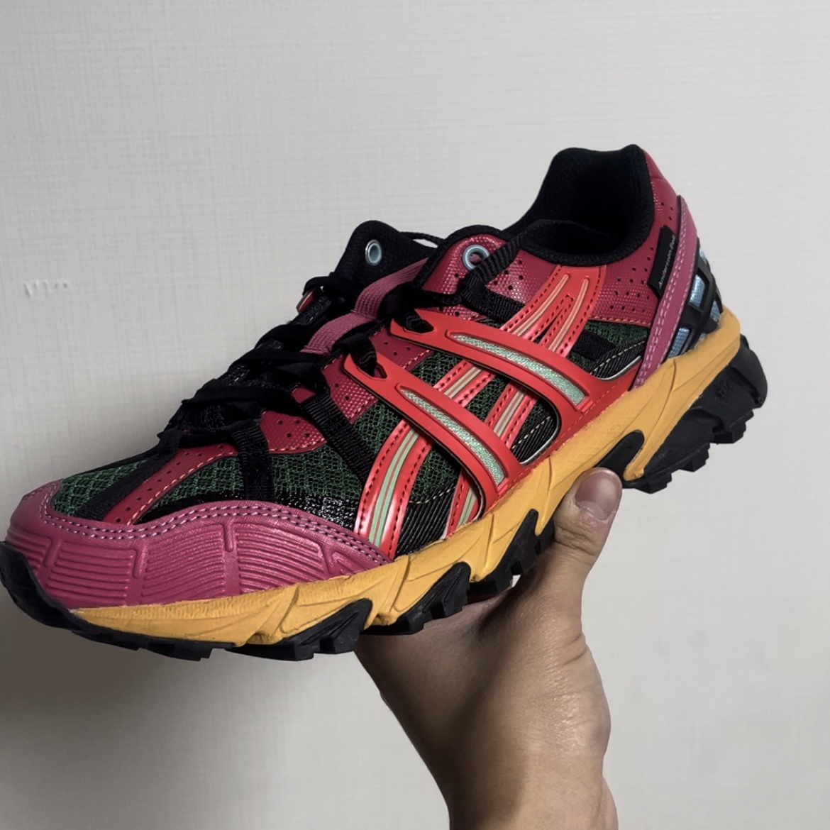 Asics x Andersson Bell Gel-Sonoma 15-50 Bright Rose Evergreen 착용 스타일