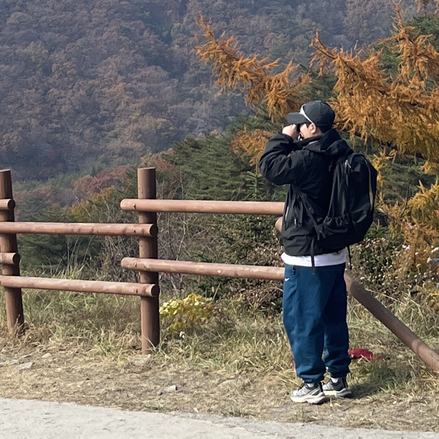 Arc'teryx Beta AR Jacket Black, Arc'teryx Arro 22 Backpack 24K Black 착용 스타일