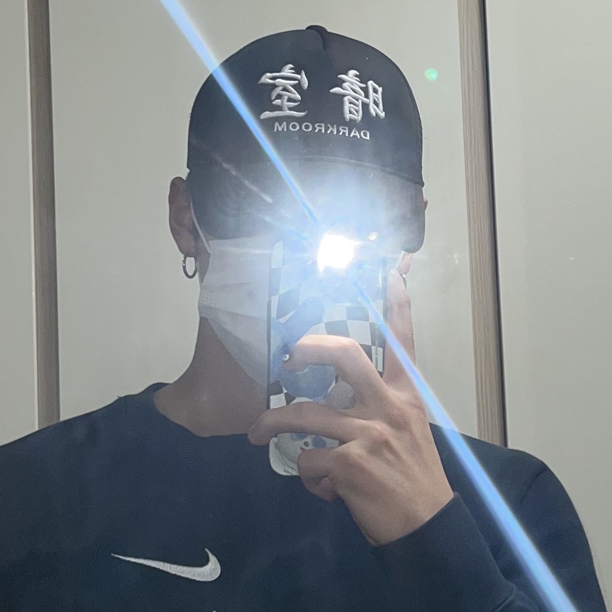 Darkr8m Studio Mesh Trucker Cap Black 착용 스타일