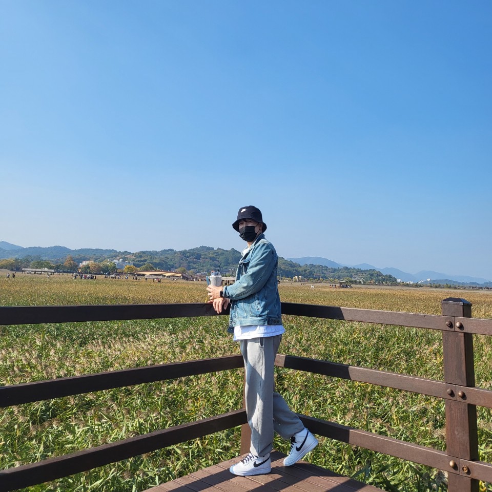 Nike Futura Washed Bucket Hat Black, Nike Dunk High Retro Summit White 착용 스타일