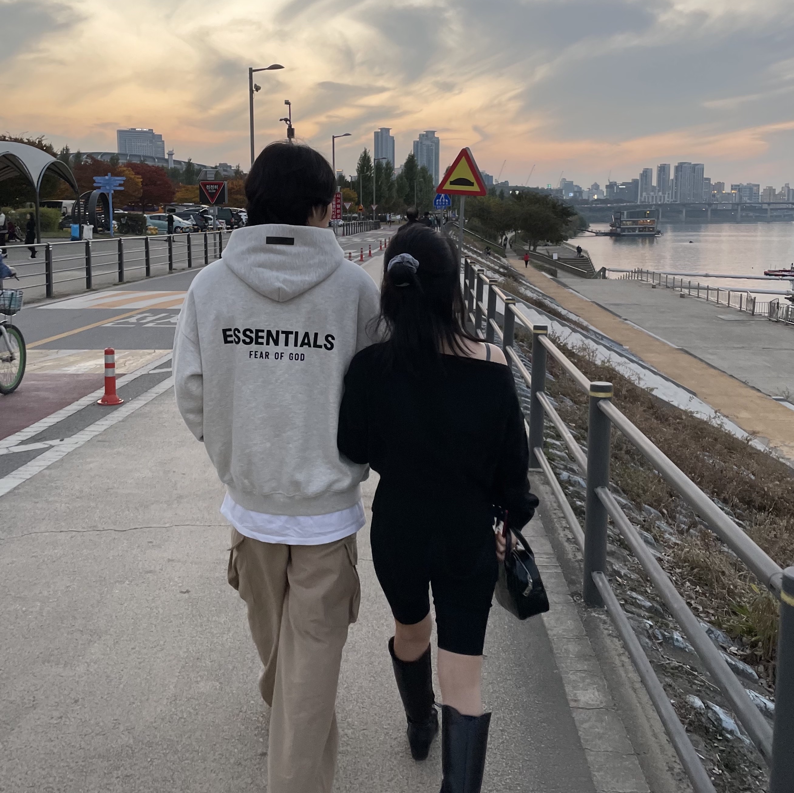 Essentials The Core Collection Hoodie Light Oatmeal, Nike Air Force 1 '07 Low Triple Black 착용 스타일 - 3