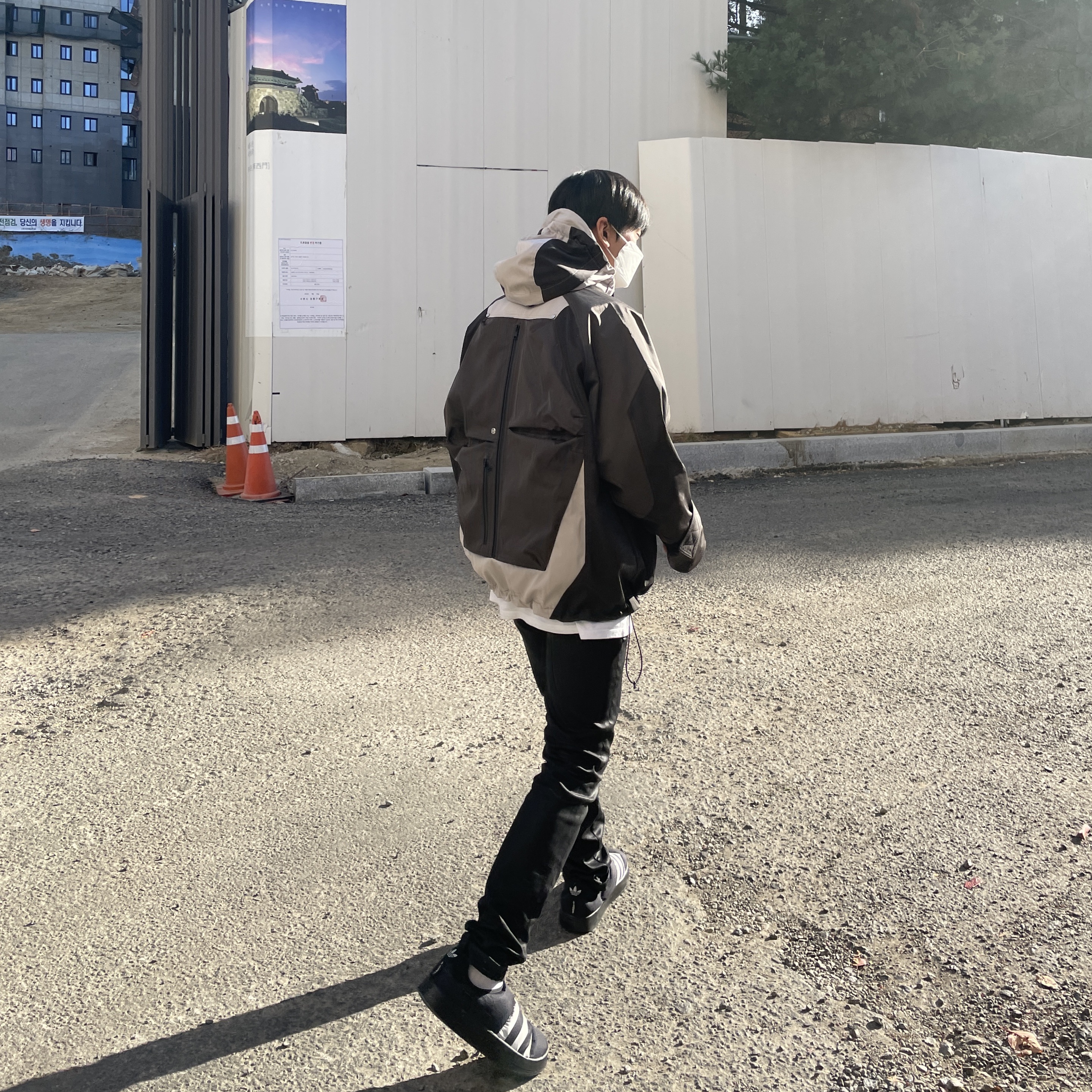 Undermycar Kame Multi Zip Turtle Shell Parka Driftwood - 22FW, Adidas Puffylette Core Black 착용 스타일 - 1