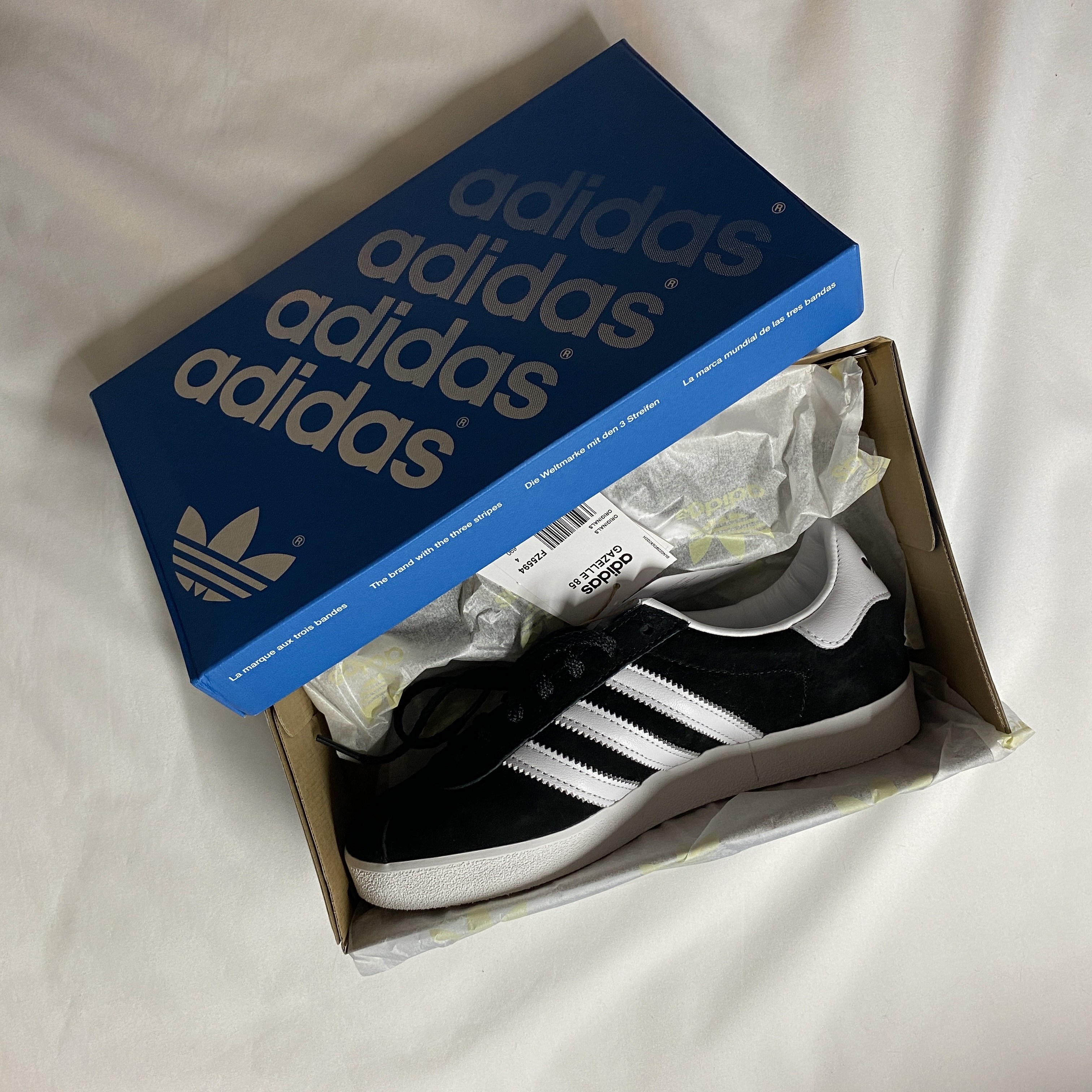 Adidas Gazelle 85 Core Black 착용 스타일