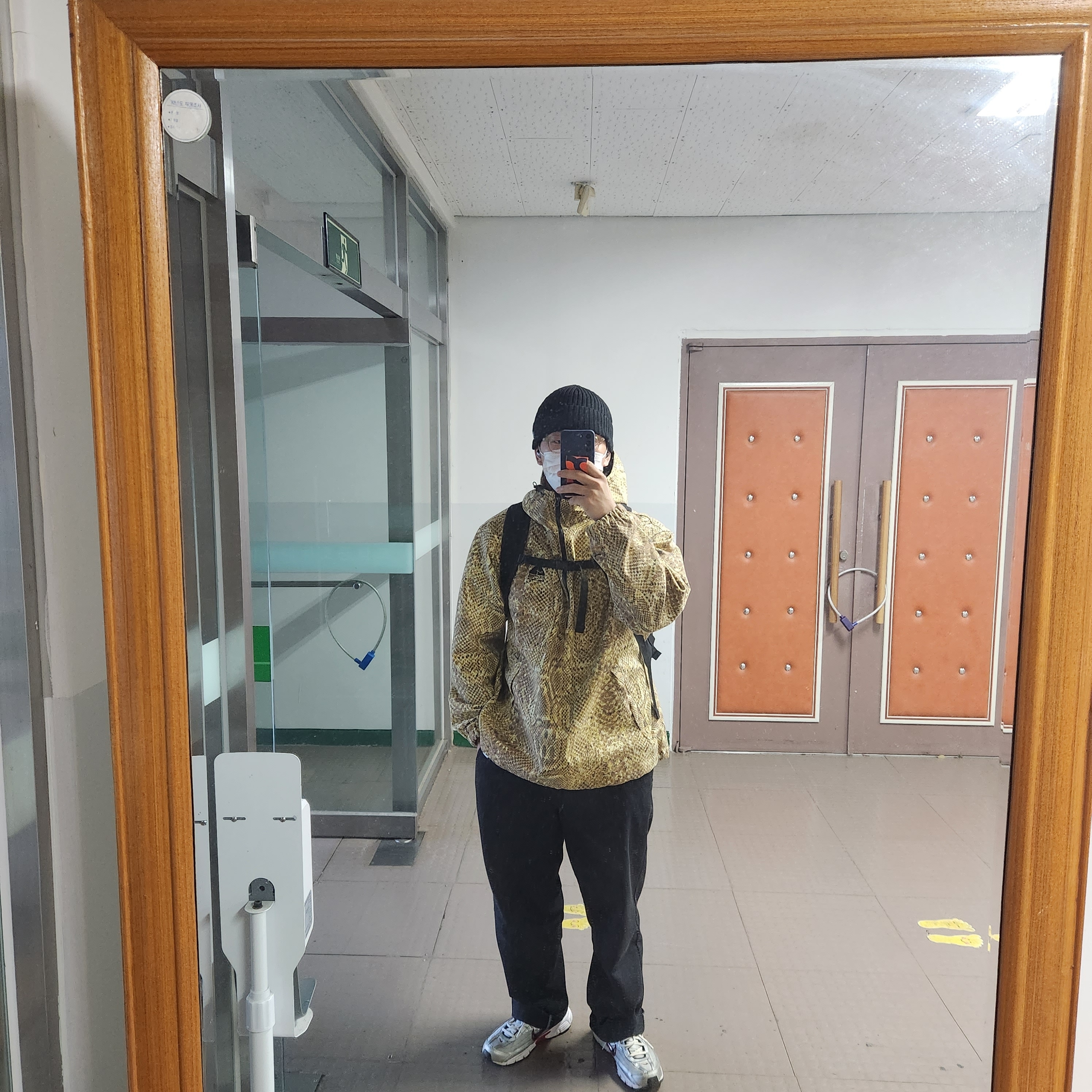 Supreme x Nike ACG Denim Pullover Gold Snakeskin - 22FW 착용 스타일