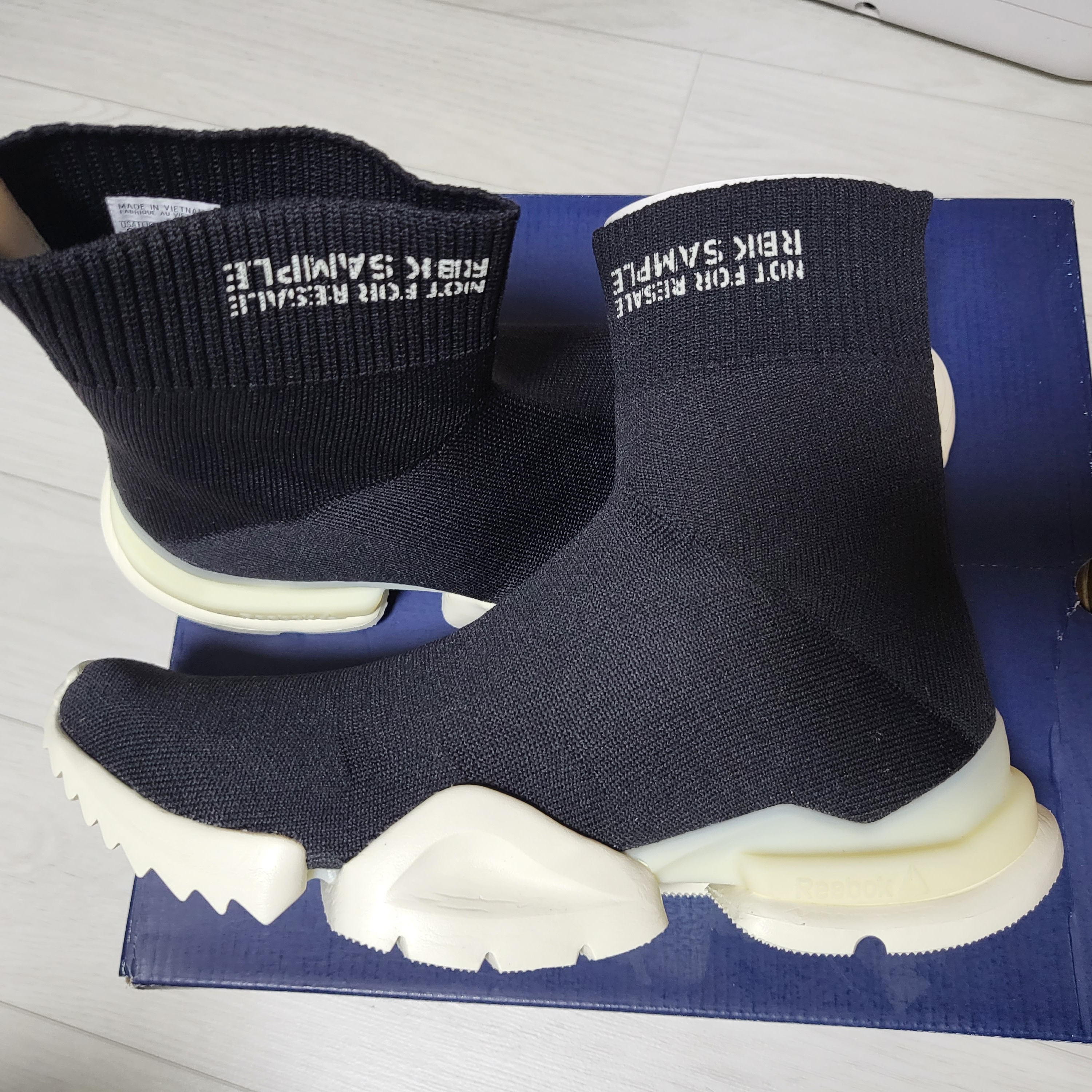 Reebok Sock Run R Print Black 착용 스타일 - 2