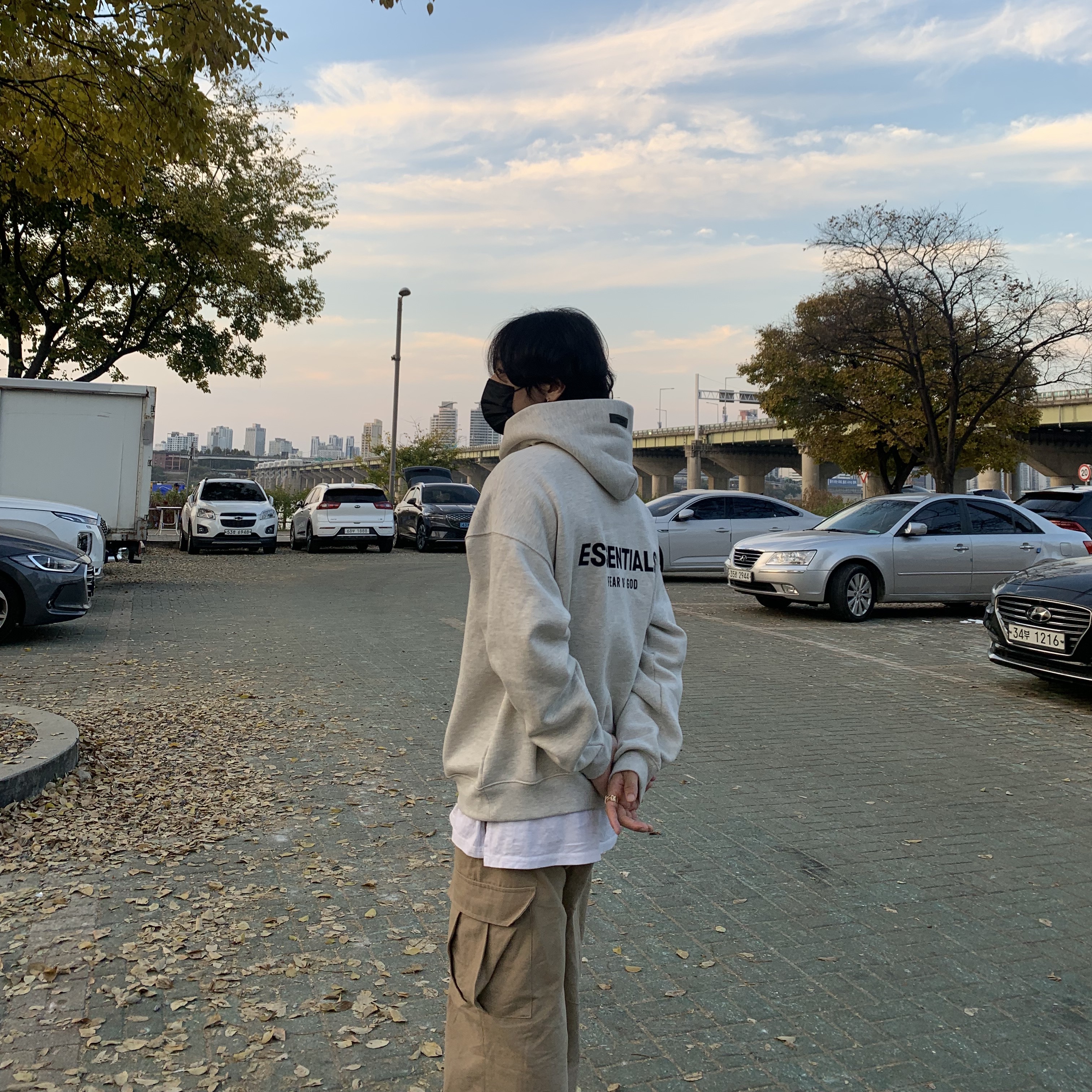 Essentials The Core Collection Hoodie Light Oatmeal, Nike Air Force 1 '07 Low Triple Black 착용 스타일 - 1
