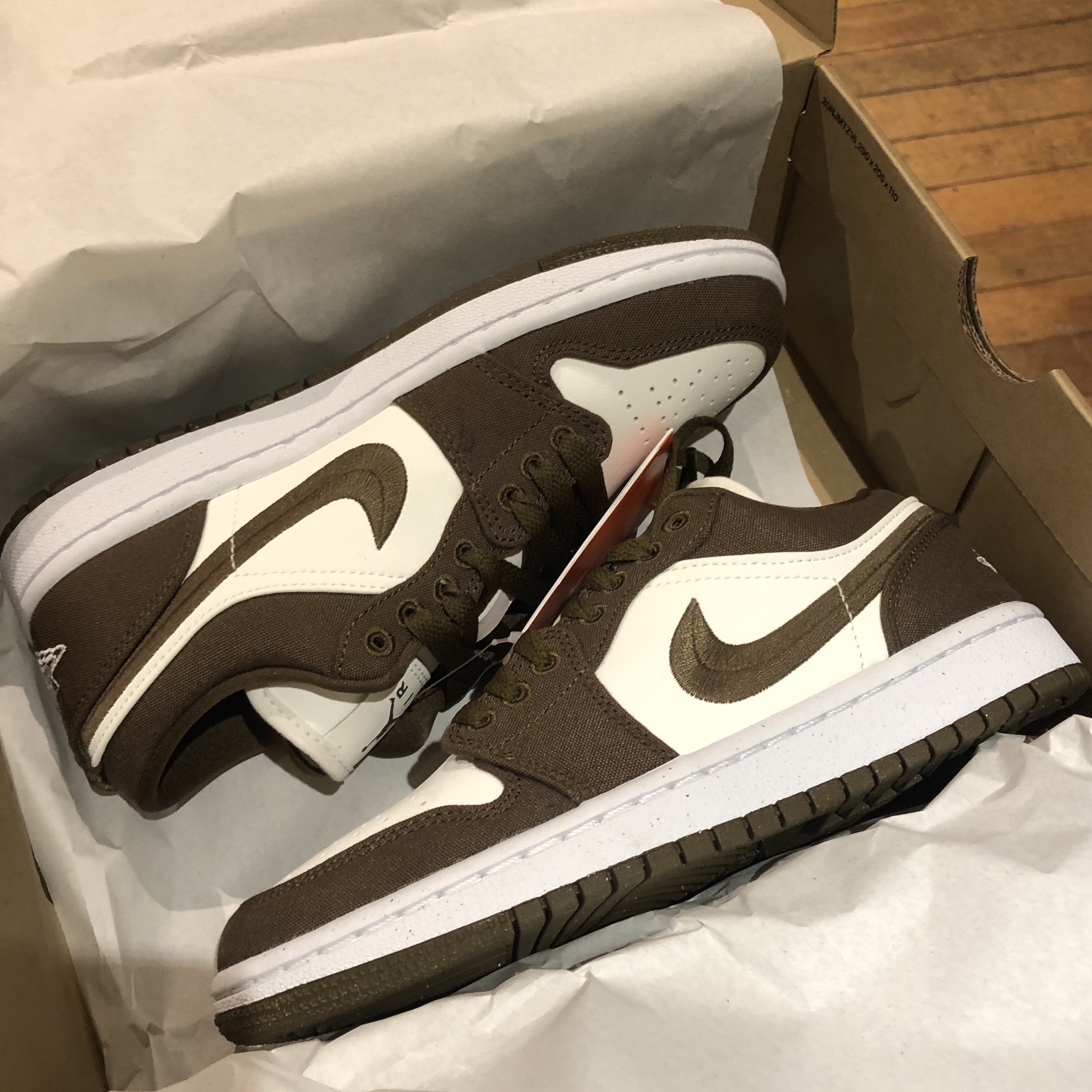 (W) Jordan 1 Low SE Light Olive 착용 스타일
