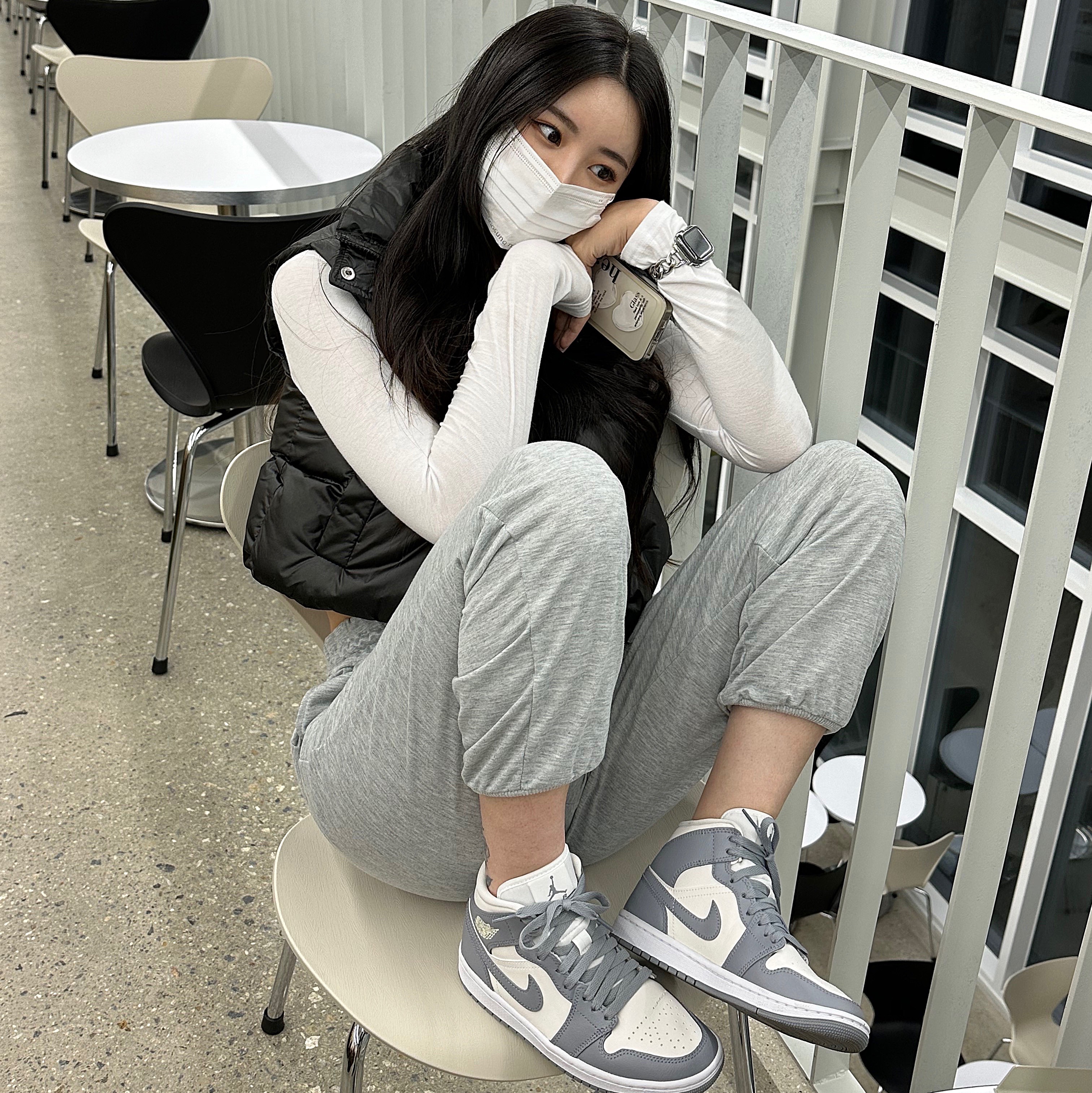 (W) Jordan 1 Mid Sail Stealth 착용 스타일 - 1