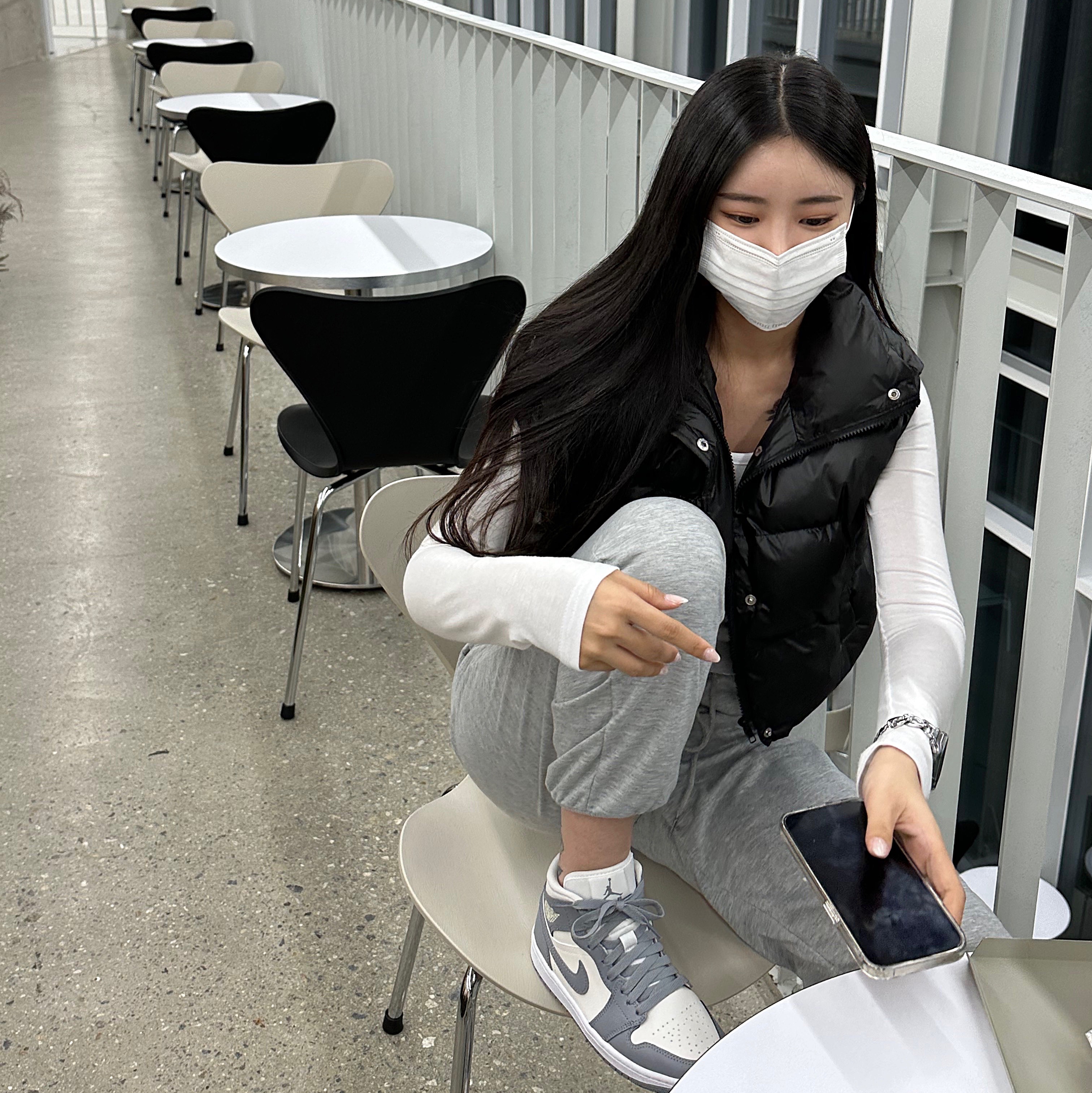 (W) Jordan 1 Mid Sail Stealth 착용 스타일 - 4