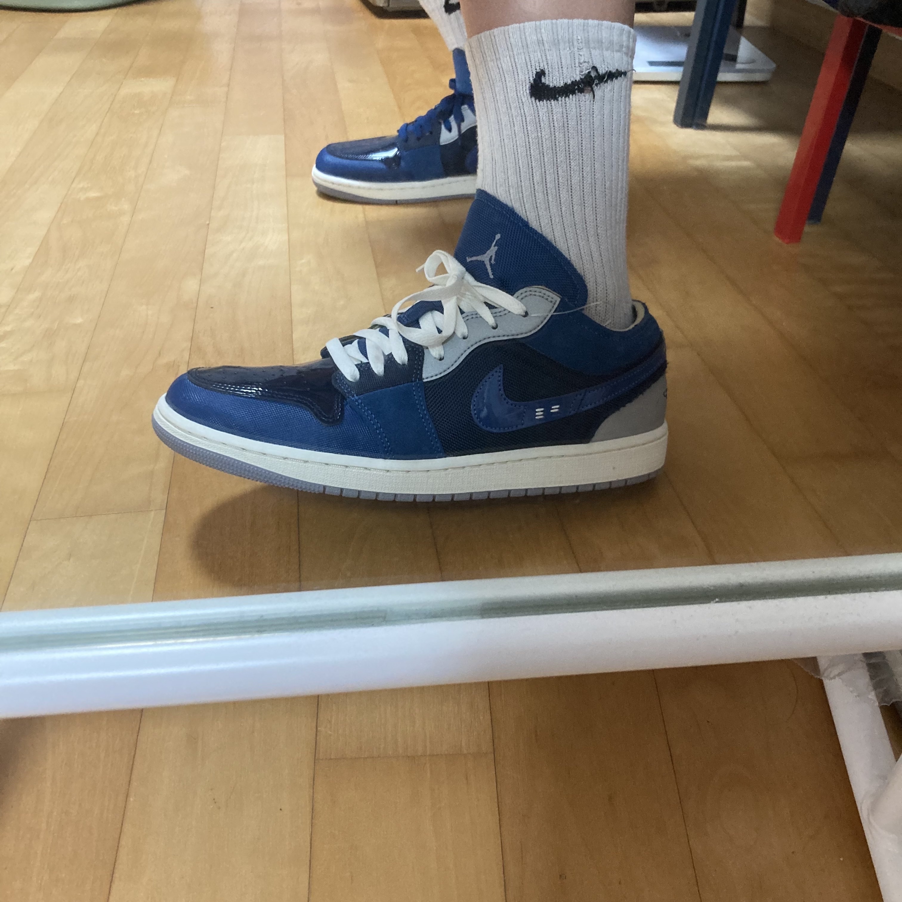 Jordan 1 Low SE Craft Obsidian 착용 스타일 - 1