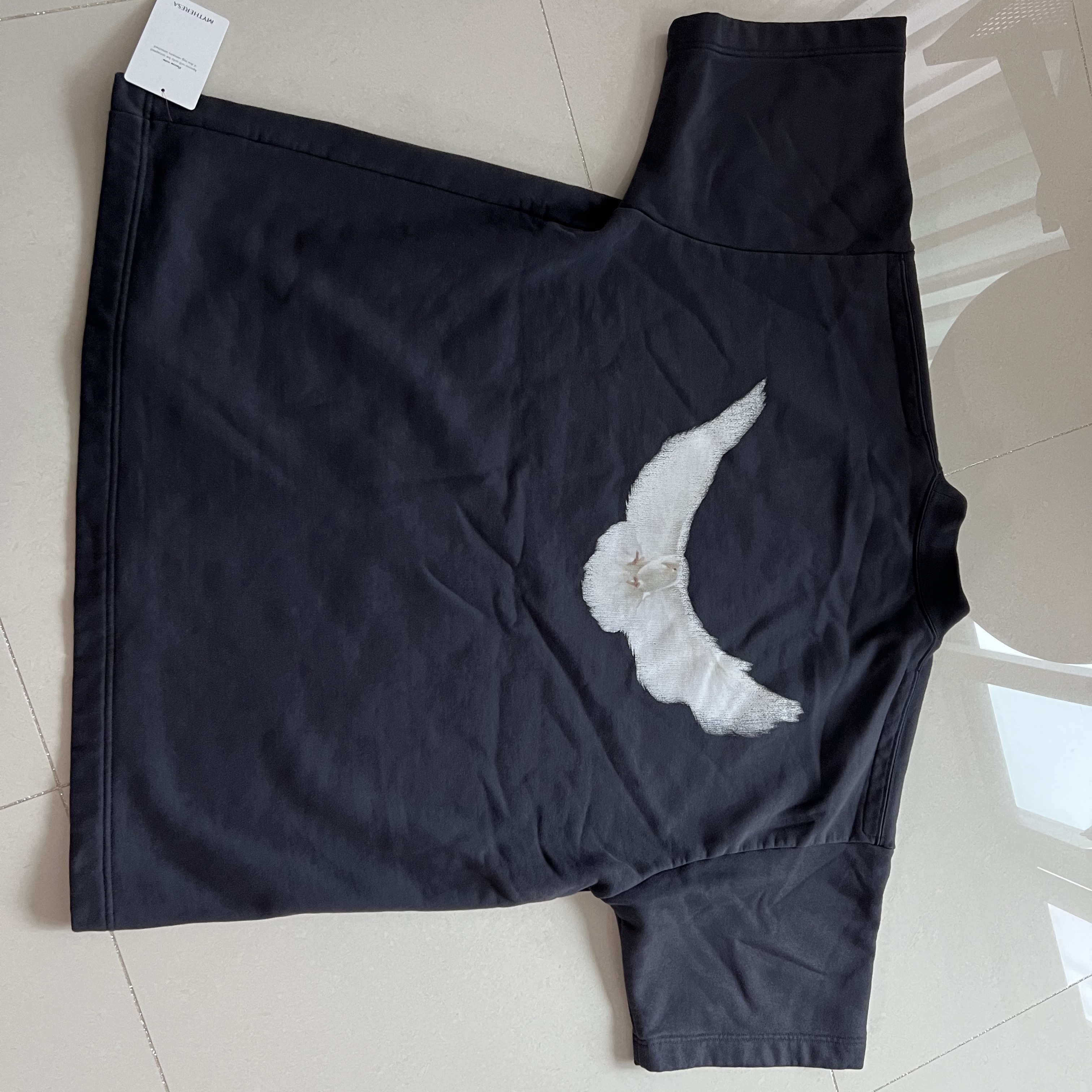 Jordan 1 Low Golf Wolf Grey, Yeezy Gap Engineered By Balenciaga Dove Padded Heavy Fleece T-Shirt Black 착용 스타일 - 2