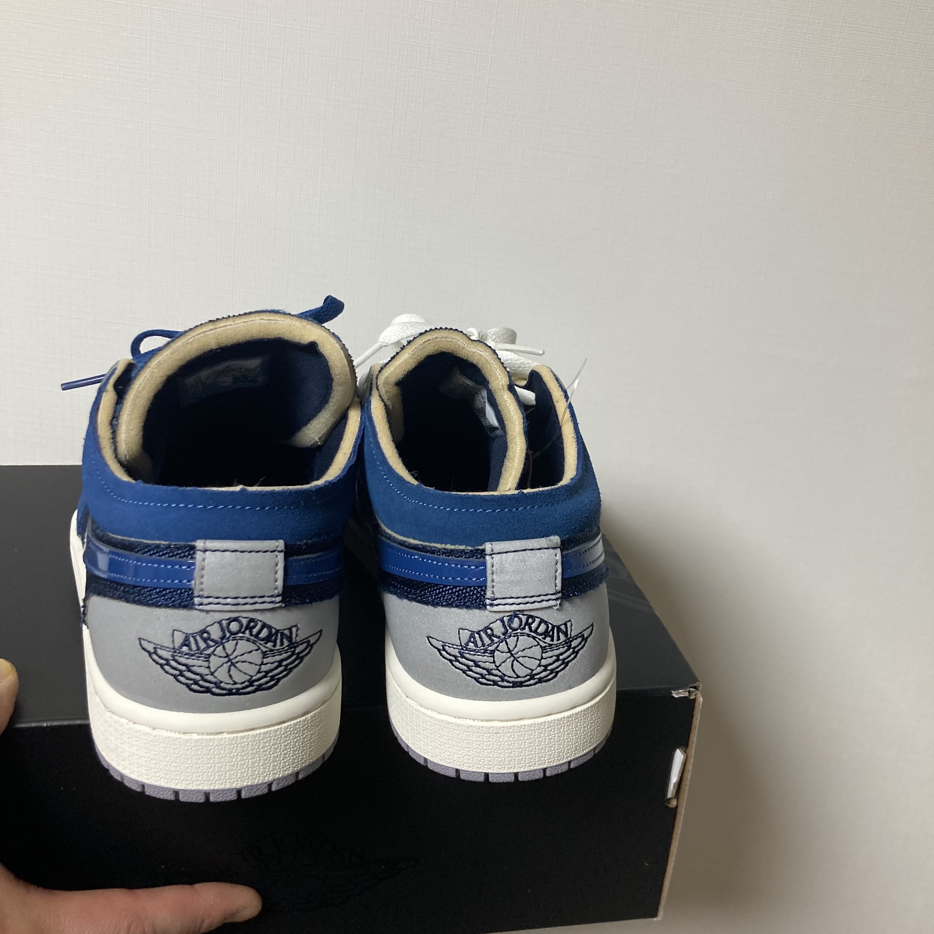 Jordan 1 Low SE Craft Obsidian 착용 스타일 - 3
