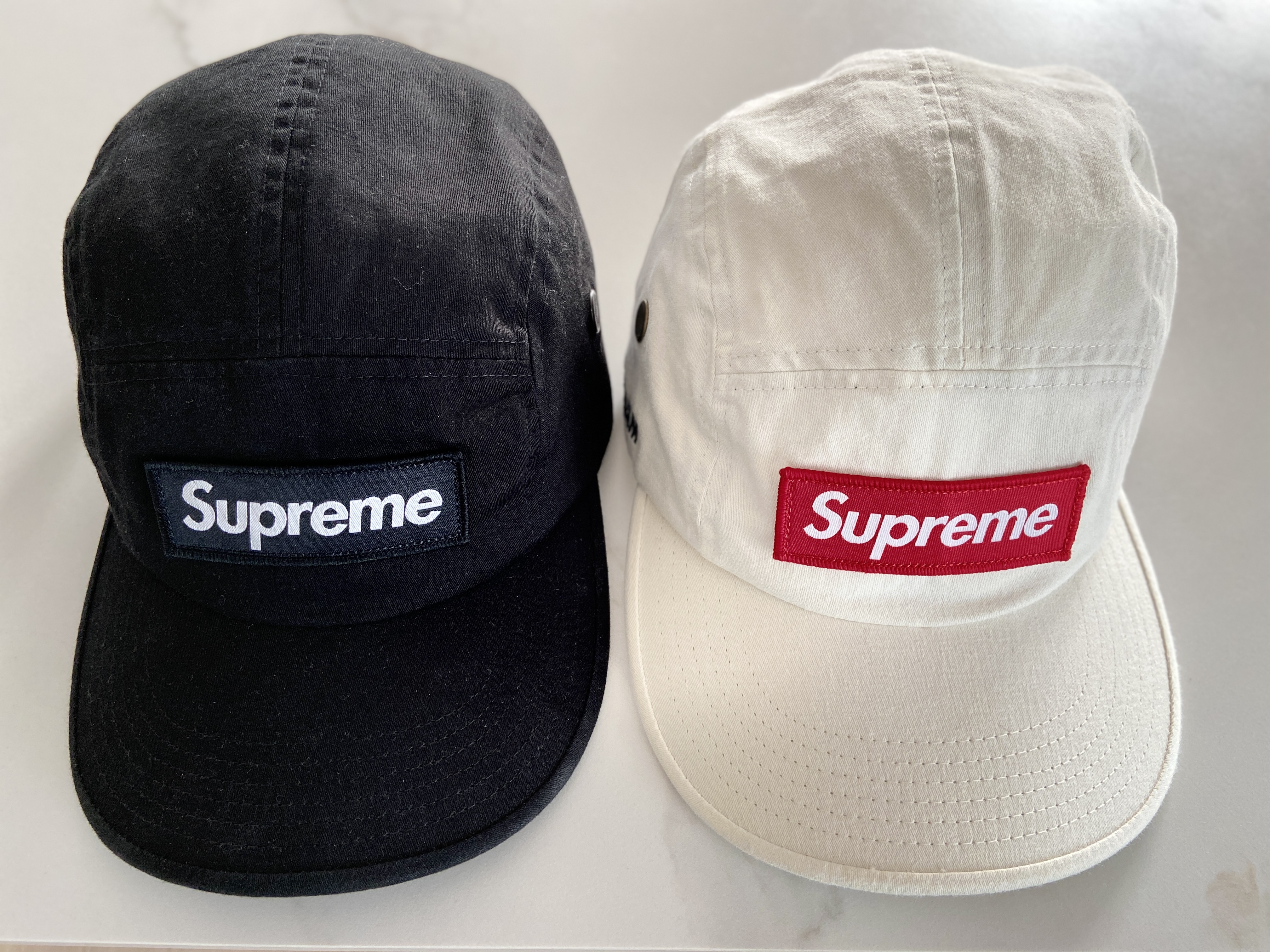 Supreme Military Camp Cap Stone - 22SS, Supreme Military Camp Cap Black - 22SS 착용 스타일 - 1