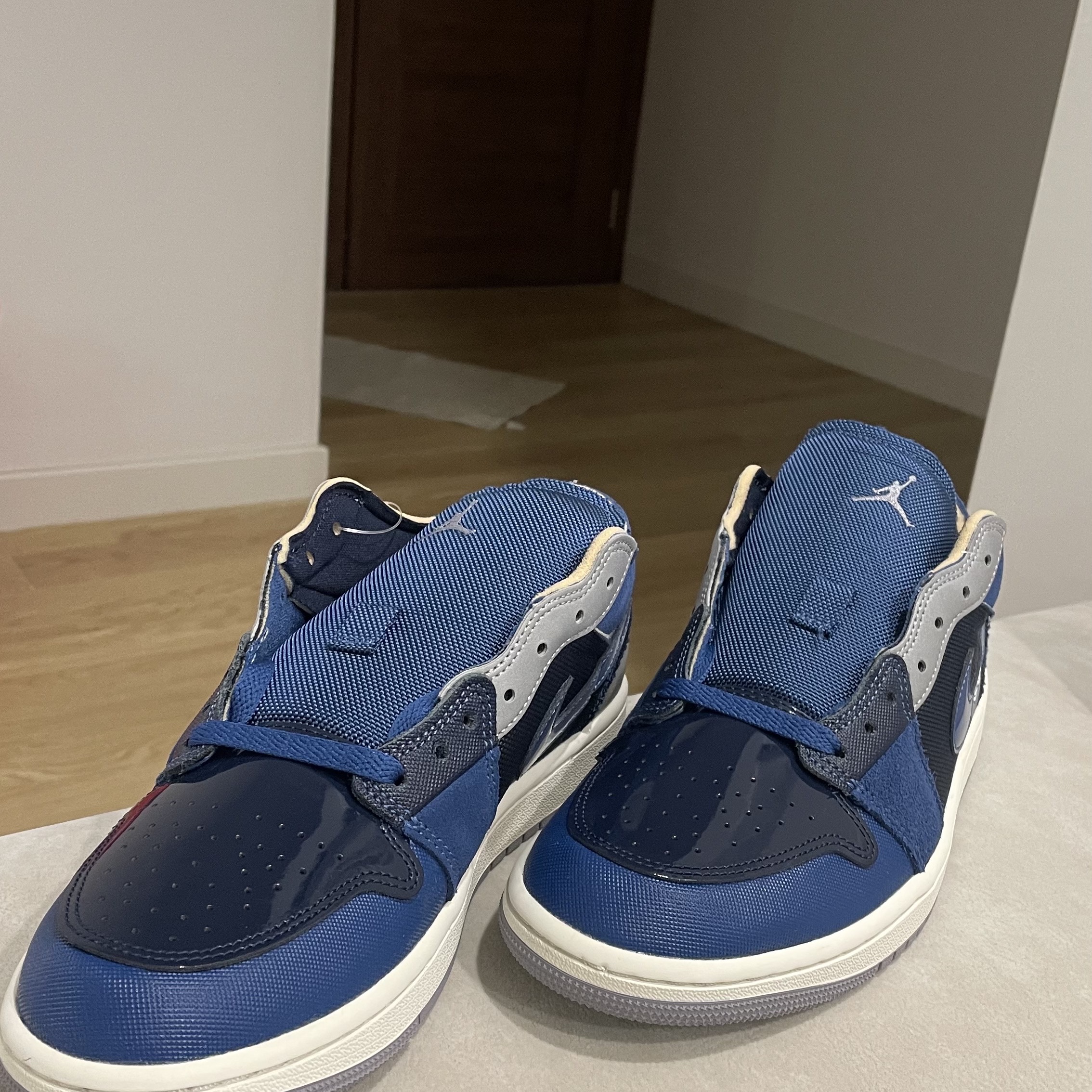 Jordan 1 Low SE Craft Obsidian 착용 스타일 - 1