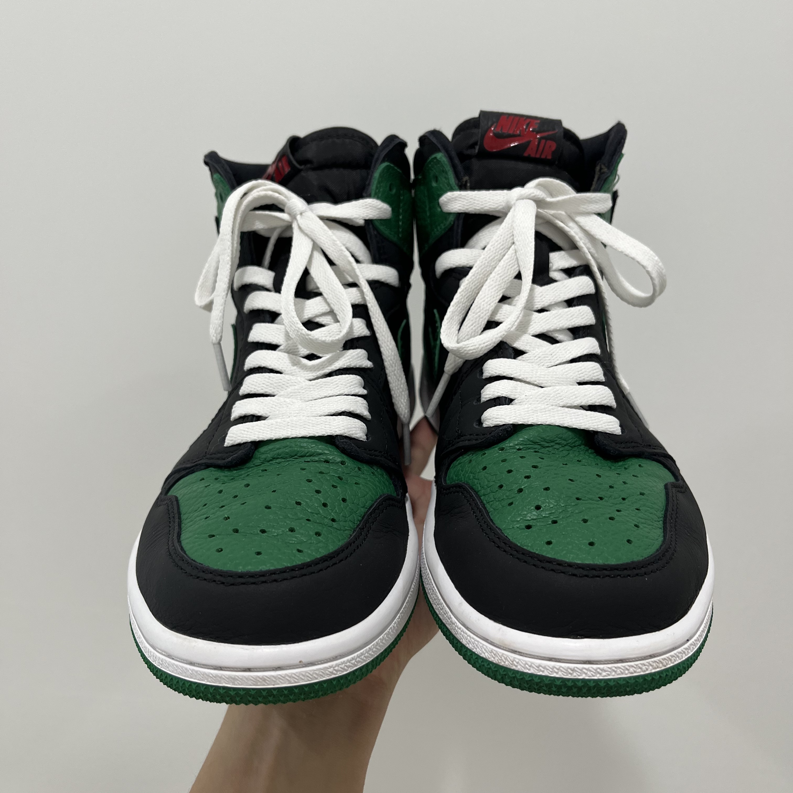 Jordan 1 Retro High OG Pine Green Black 착용 스타일 - 3