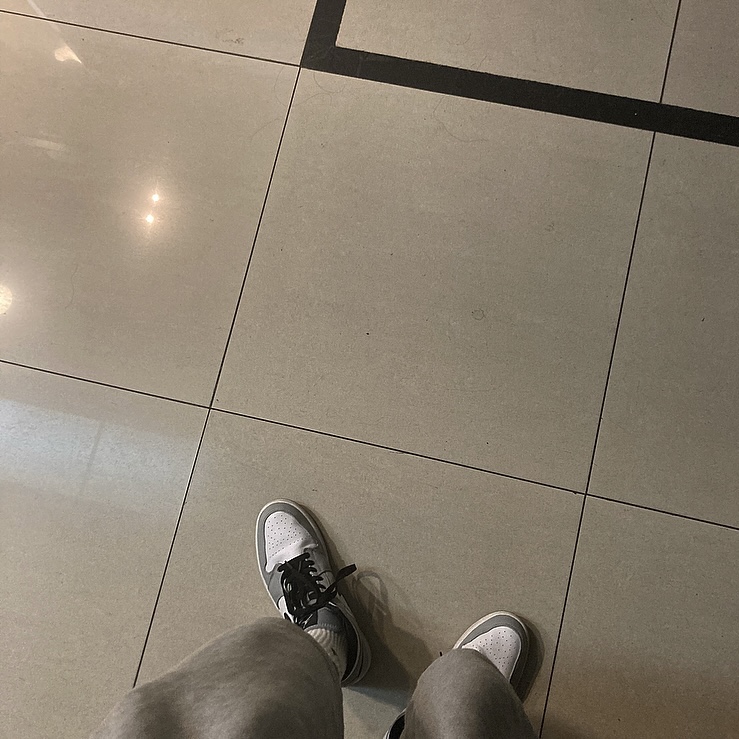 Jordan 1 Mid Light Smoke Grey 착용 스타일