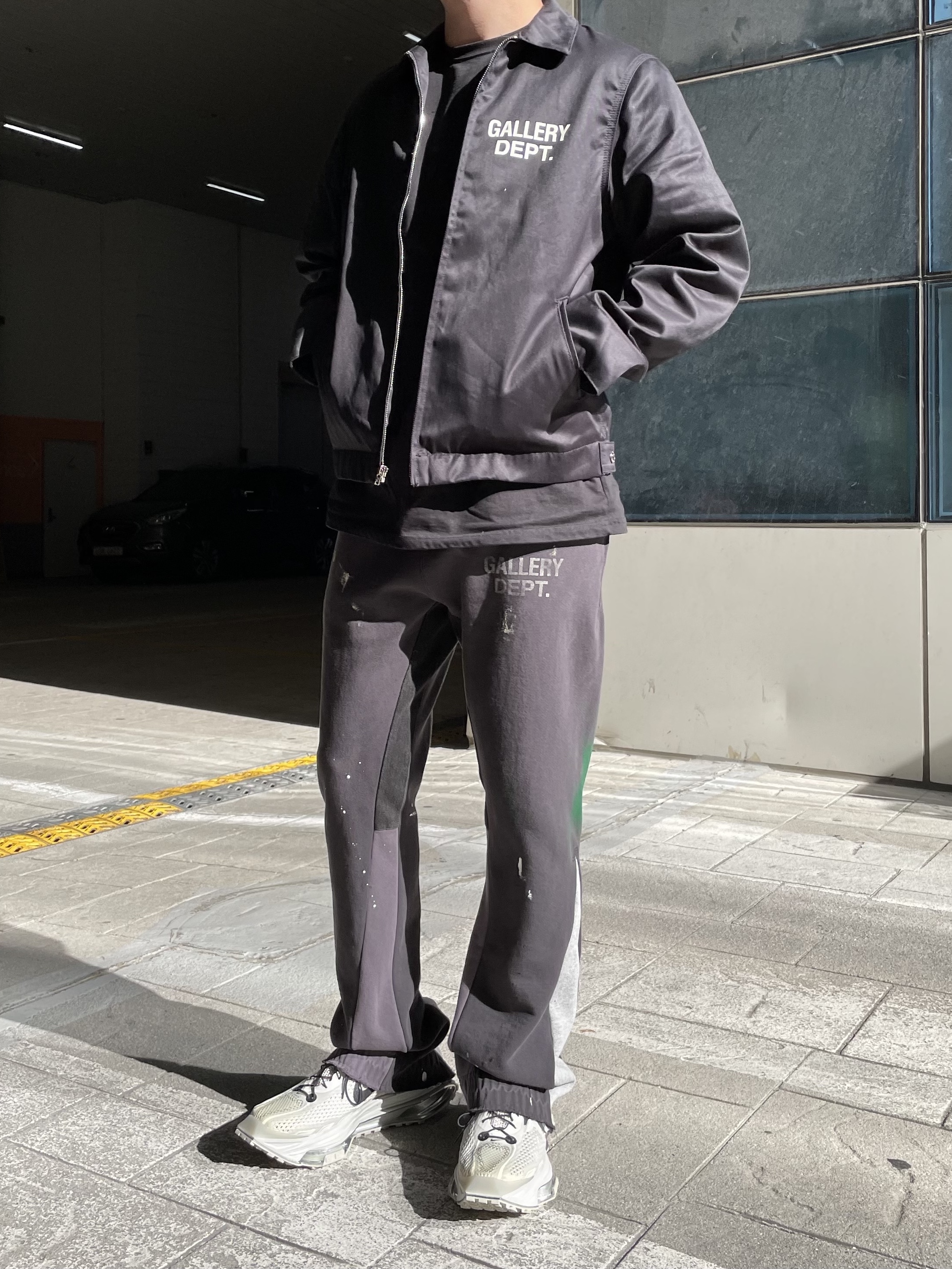 Gallery Dept. GD Logo Flare Sweatpants Washed Black, Nike x Matthew M Williams Zoom 004 Stone 착용 스타일 - 1