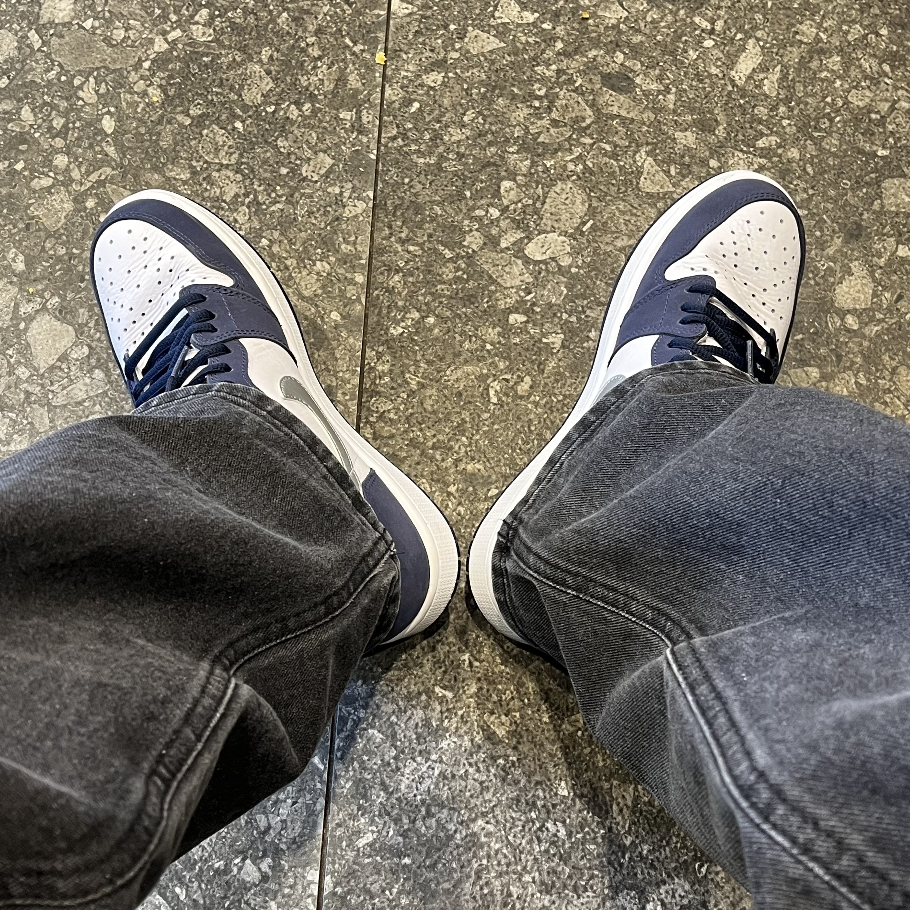 Jordan 1 Retro High OG CO.JP Midnight Navy 착용 스타일