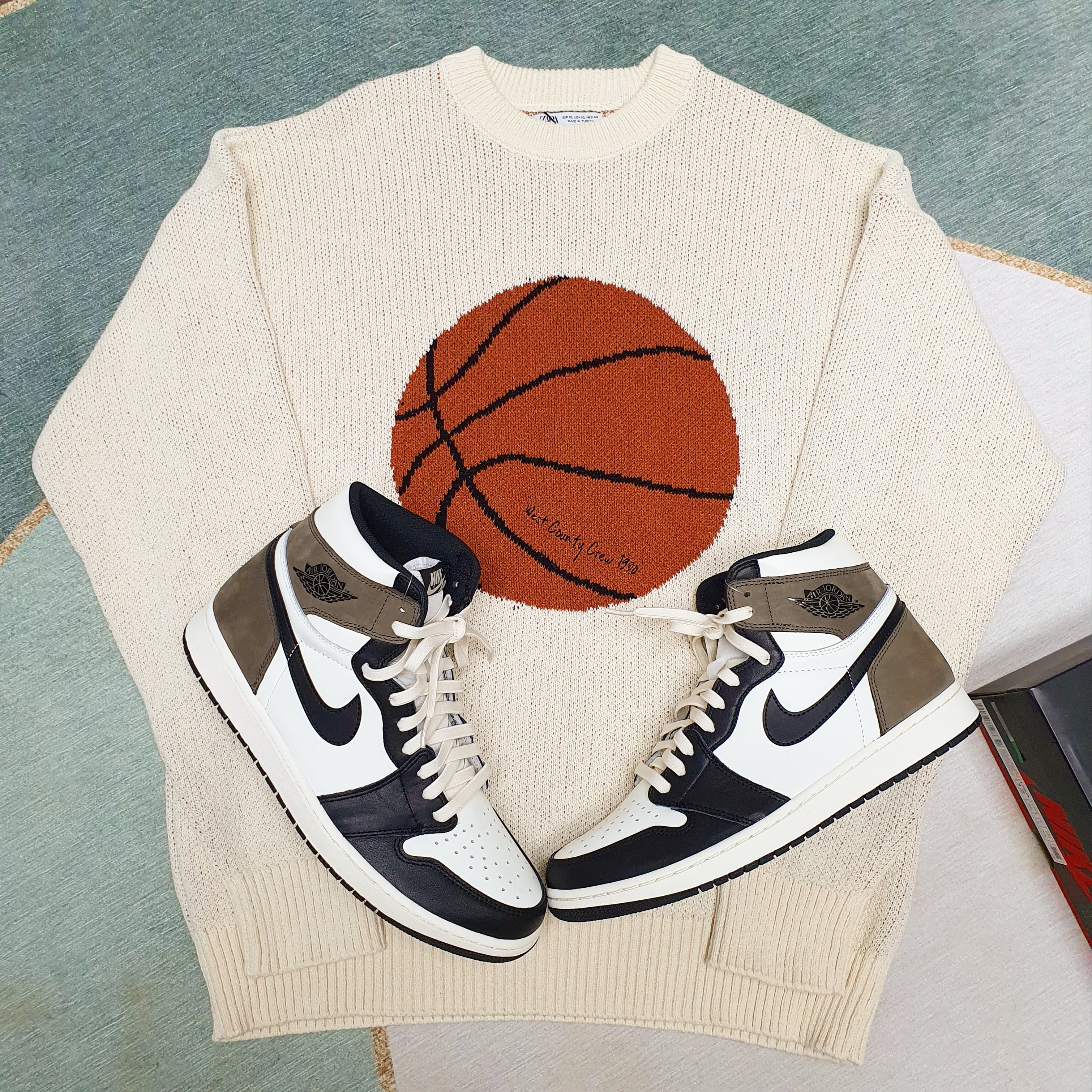 Jordan 1 Retro High OG Black Mocha 착용 스타일