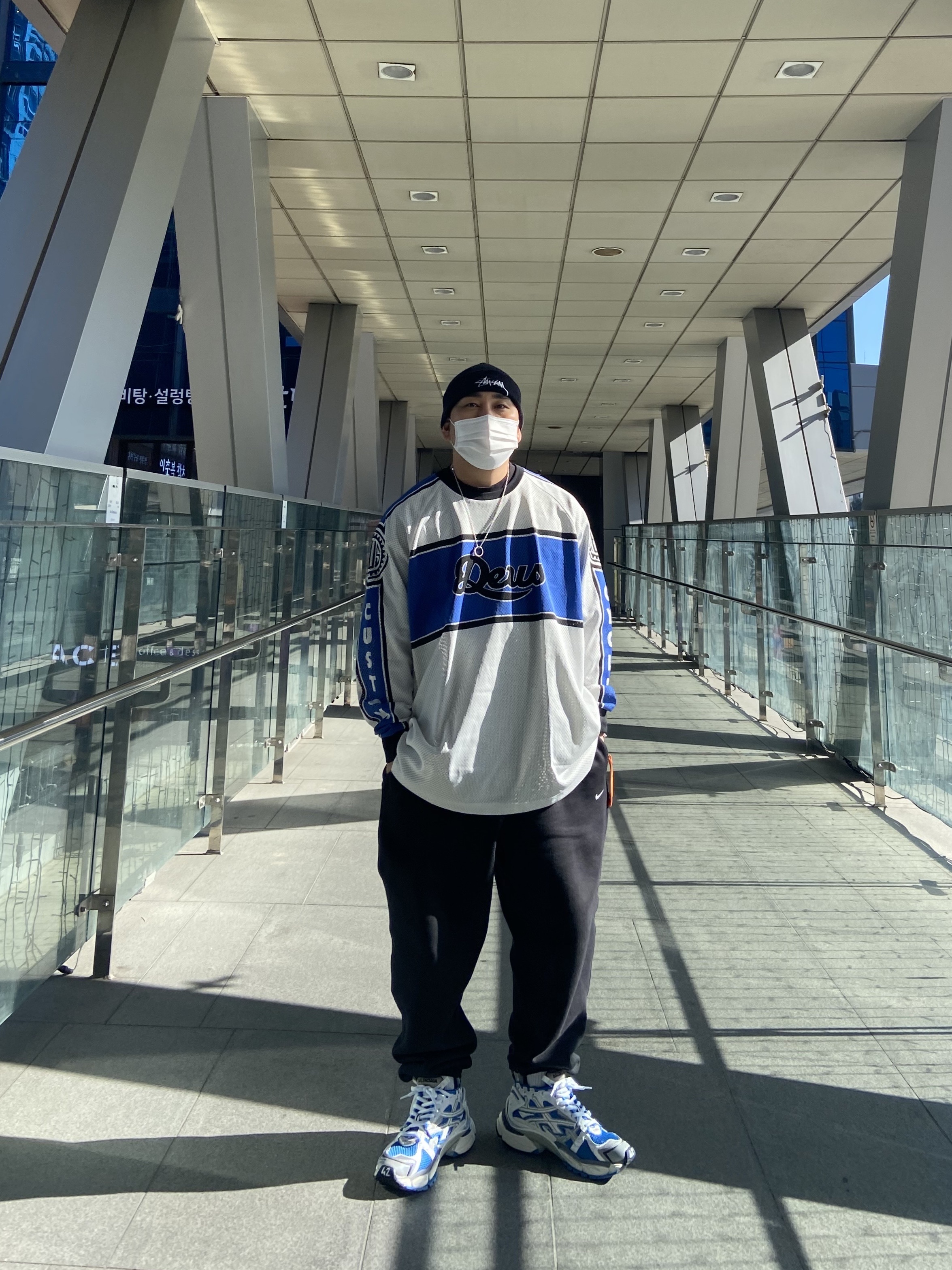 Nike NRG Solo Swoosh Fleece Pants Black White - Asia, Balenciaga Runner Sneakers Blue White 착용 스타일