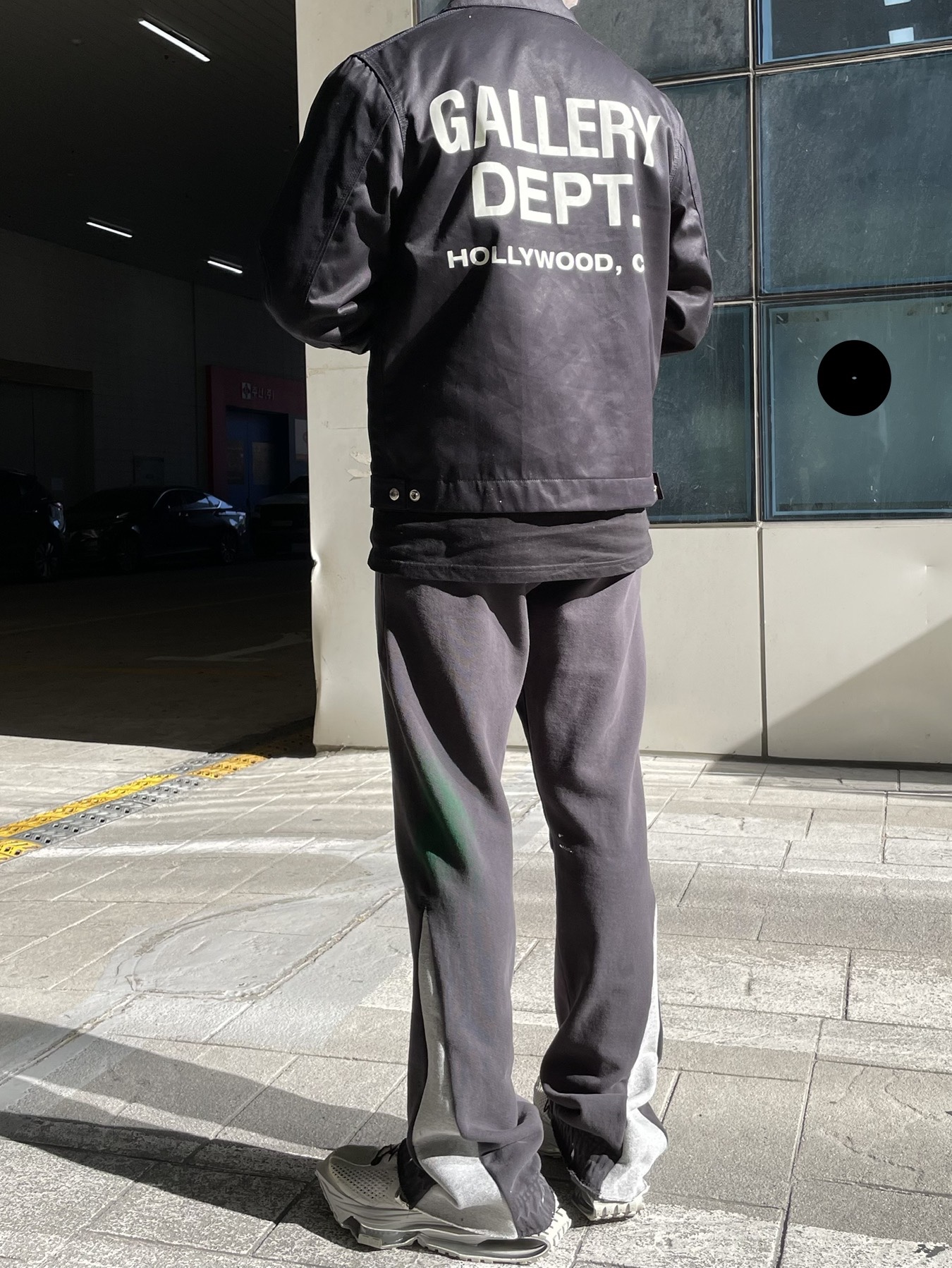 Gallery Dept. GD Logo Flare Sweatpants Washed Black, Nike x Matthew M Williams Zoom 004 Stone 착용 스타일 - 2
