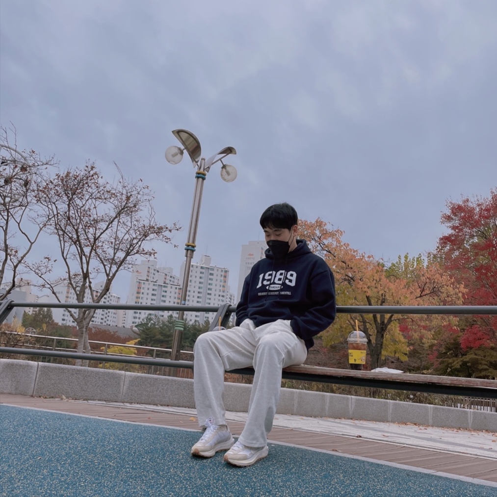 Nike x Sacai VaporWaffle White and Gum 착용 스타일