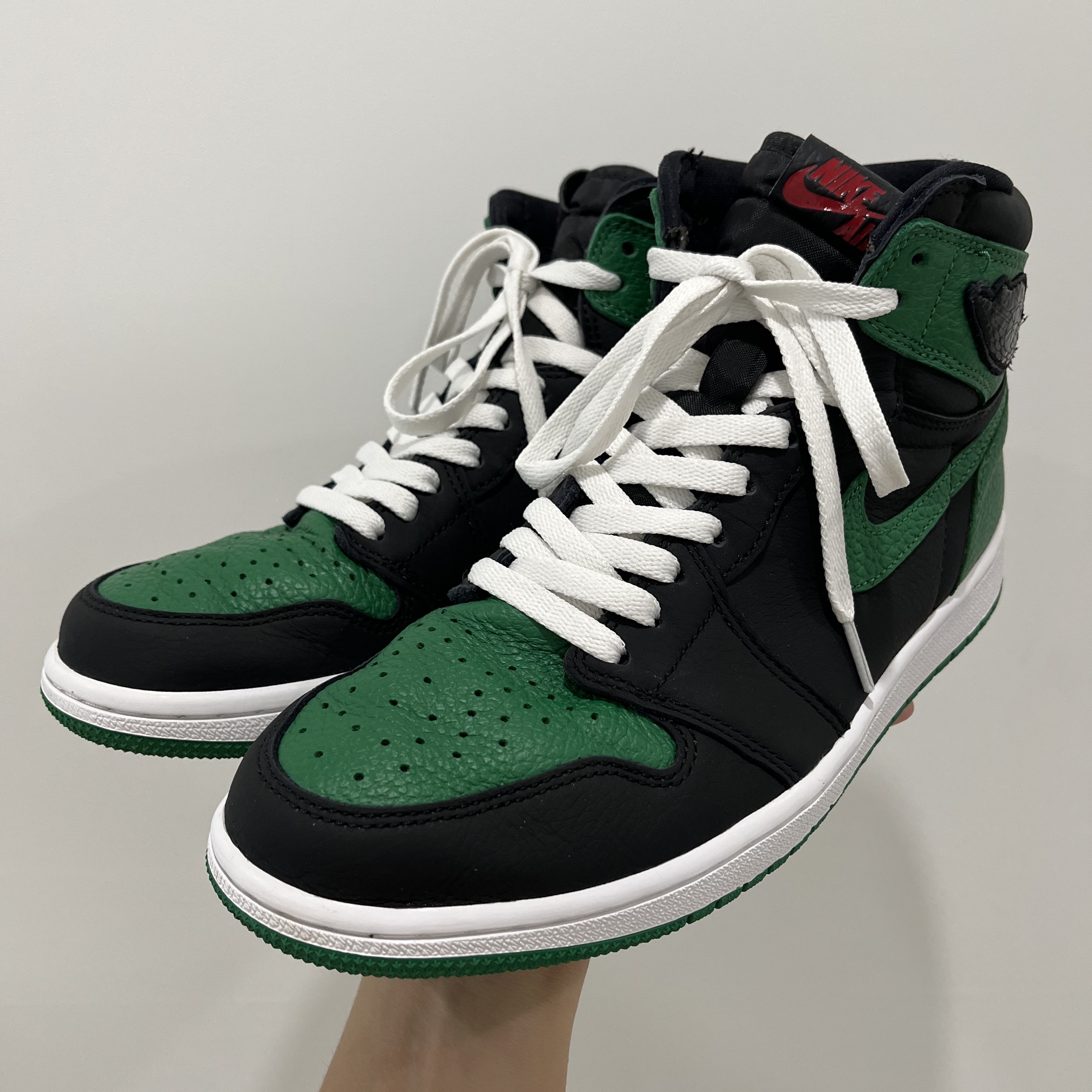 Jordan 1 Retro High OG Pine Green Black 착용 스타일 - 2